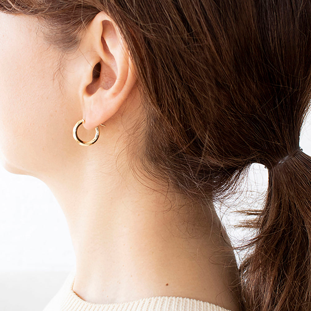 K18ピアス(イタリア製フープ)《23T10227》