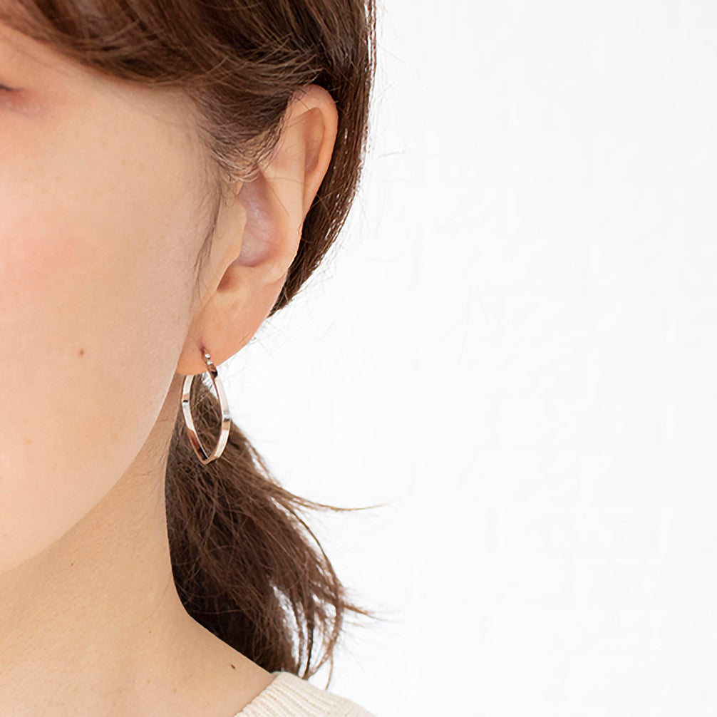 K18ピアス(イタリア製フープ)《23T10229》