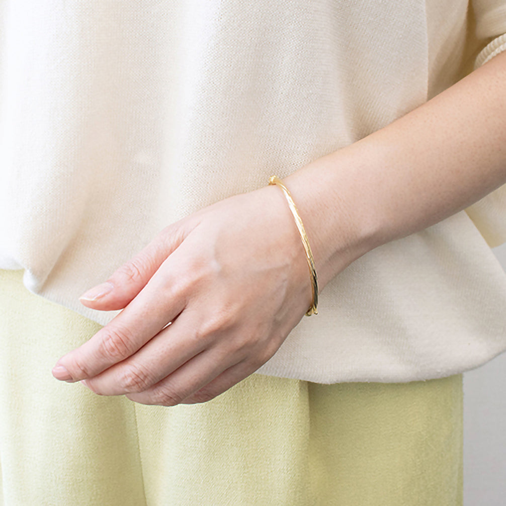 K18バングル(イタリア製)《23T10281》