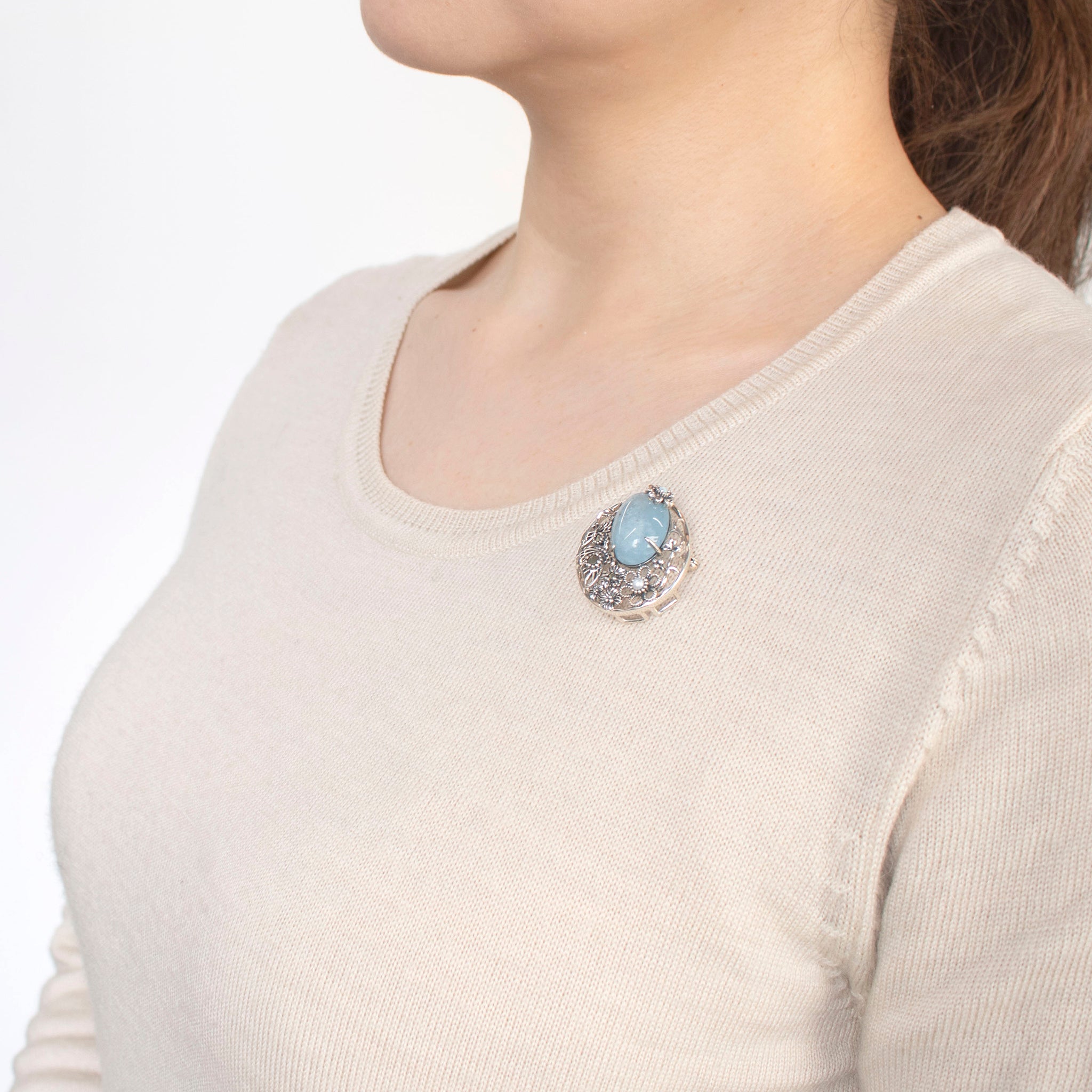 アクアマリン/オパール シルバーブローチ兼ペンダントトップ(11.0カラット/3月誕生石)《24T10123》