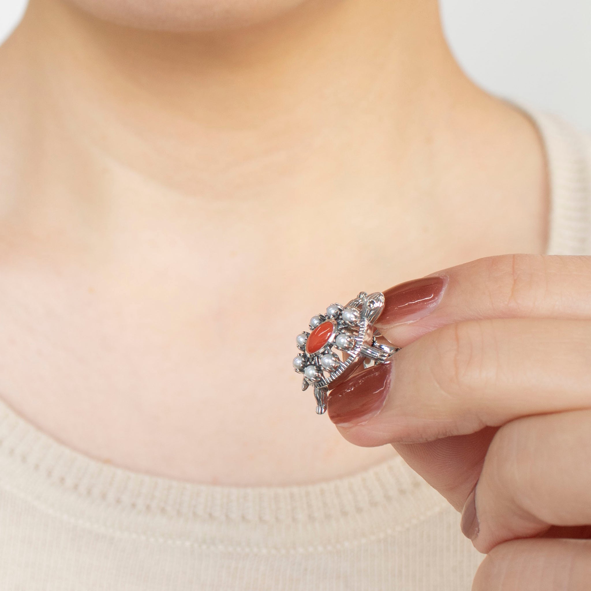 珊瑚(さんご)/パール シルバーブローチ(淡水真珠/カメモチーフ/3月誕生石)《24T10130》