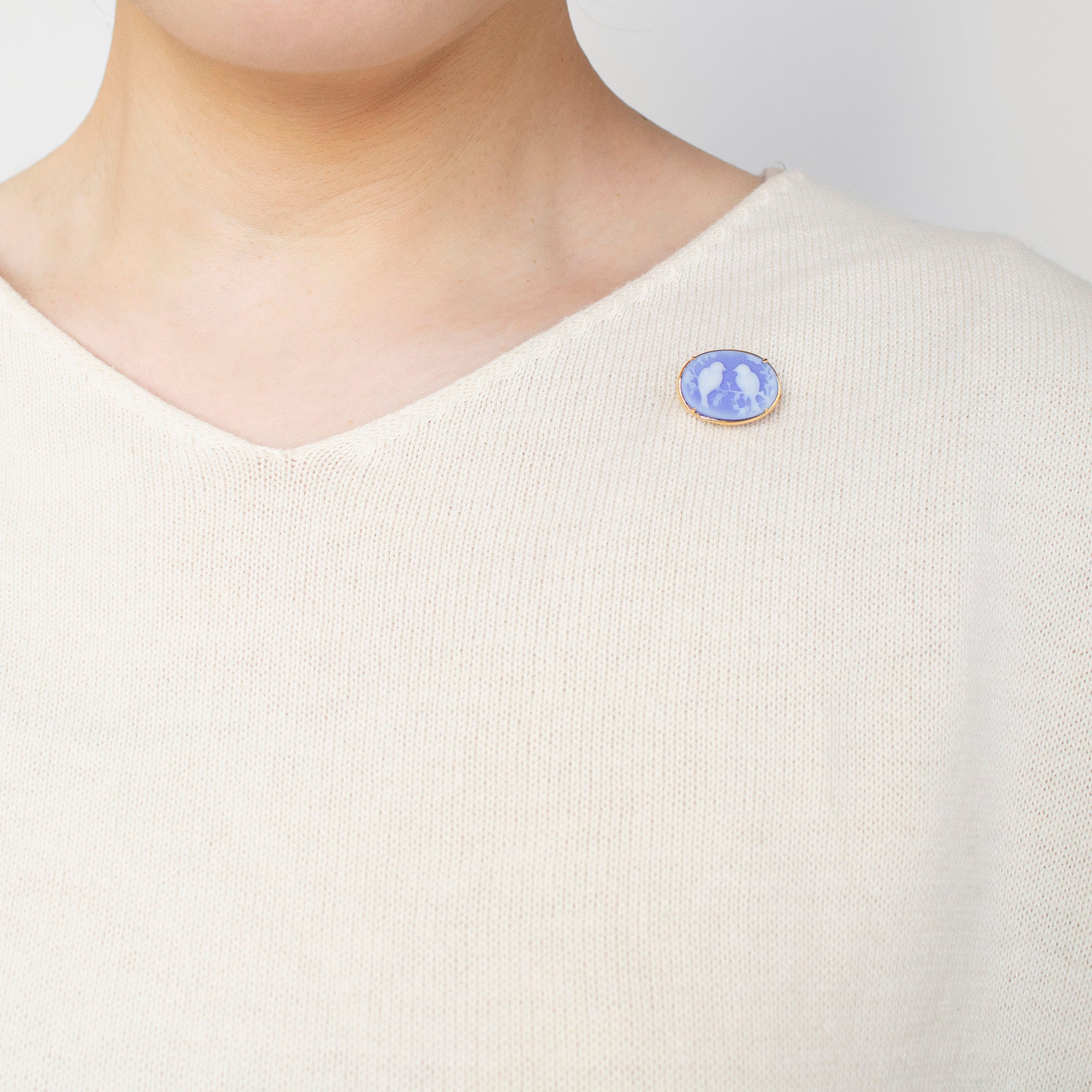 メノウカメオ シルバーブローチ(鳥モチーフ)《24T10144》