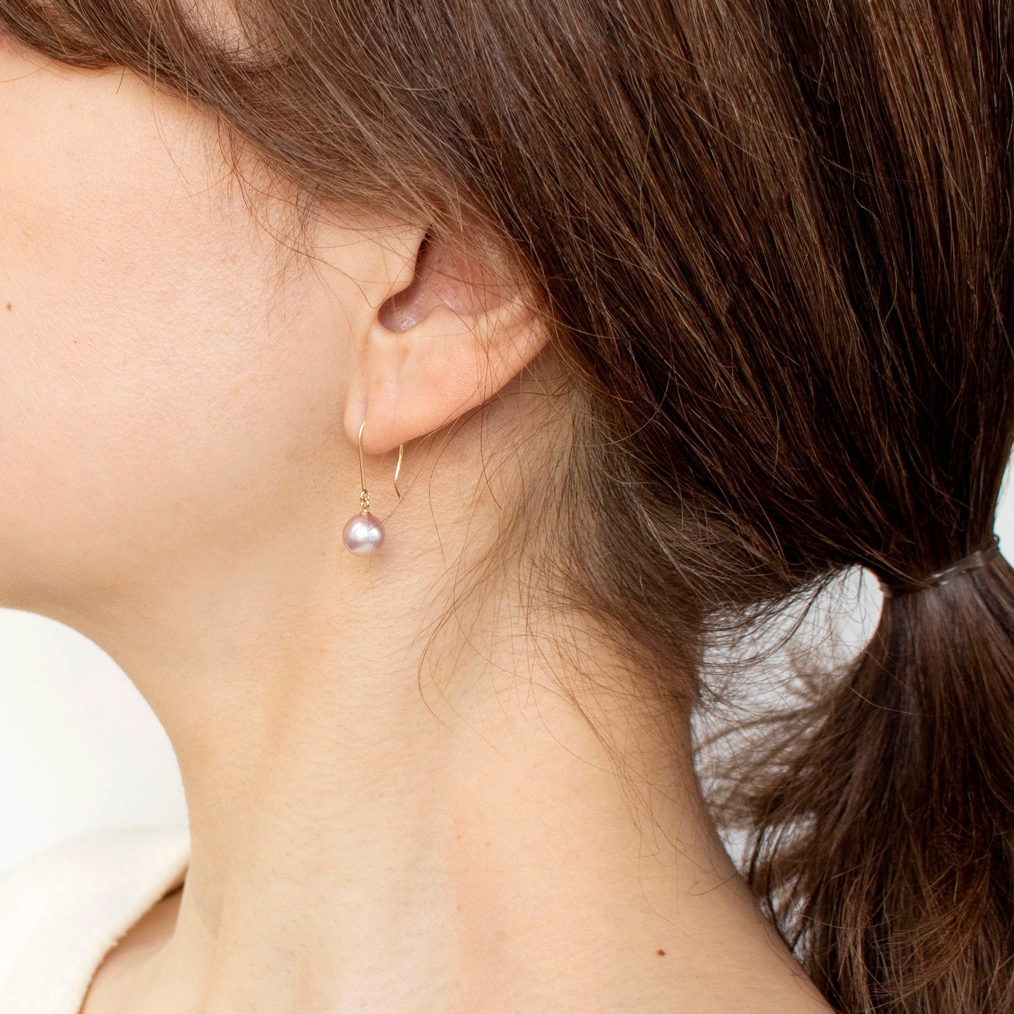 パール K18ピアス(淡水真珠/7mm/パープルピンク系/6月誕生石)《24T10176》