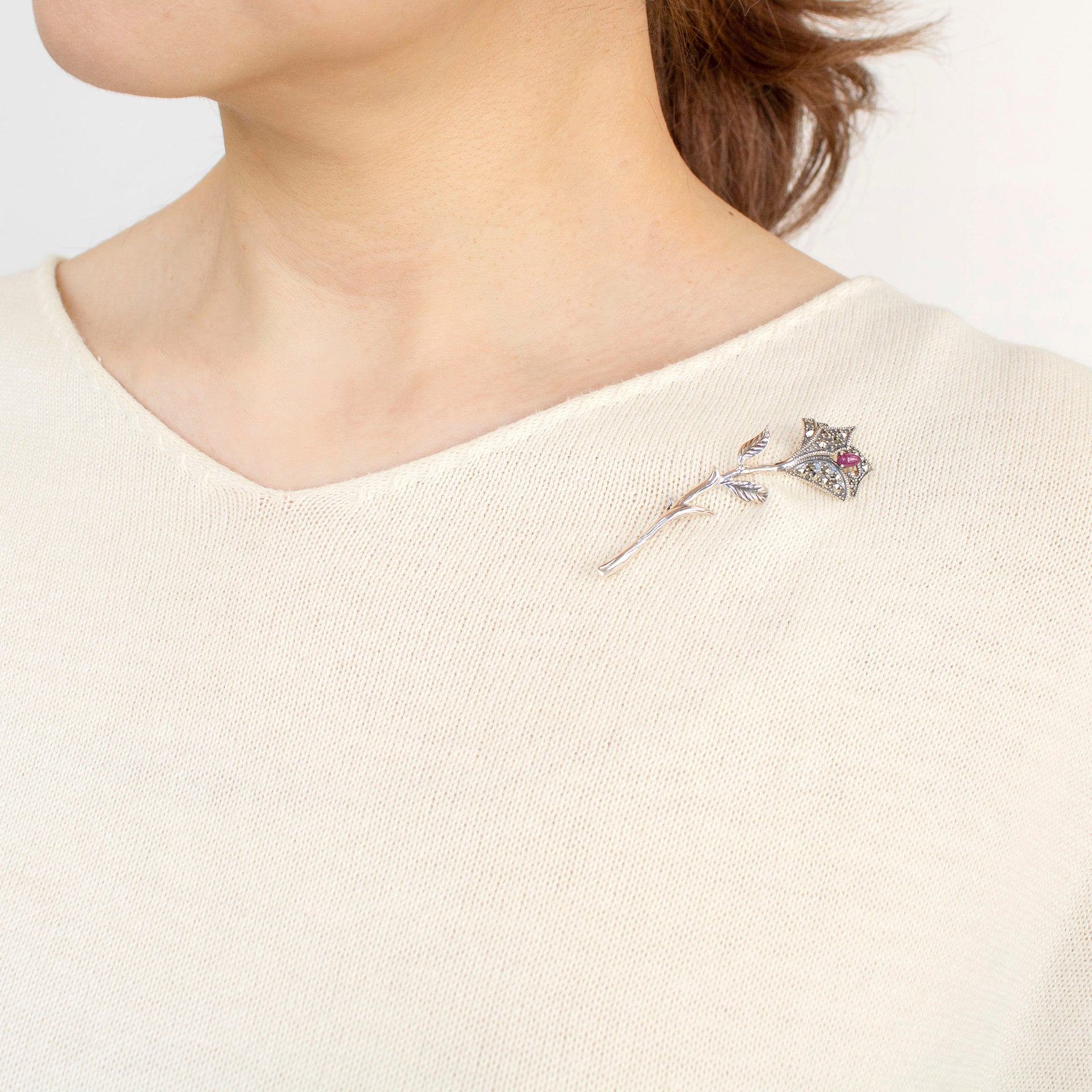 ルビー シルバーブローチ兼ペンダントトップ(バラモチーフ/7月誕生石)《25H02412》