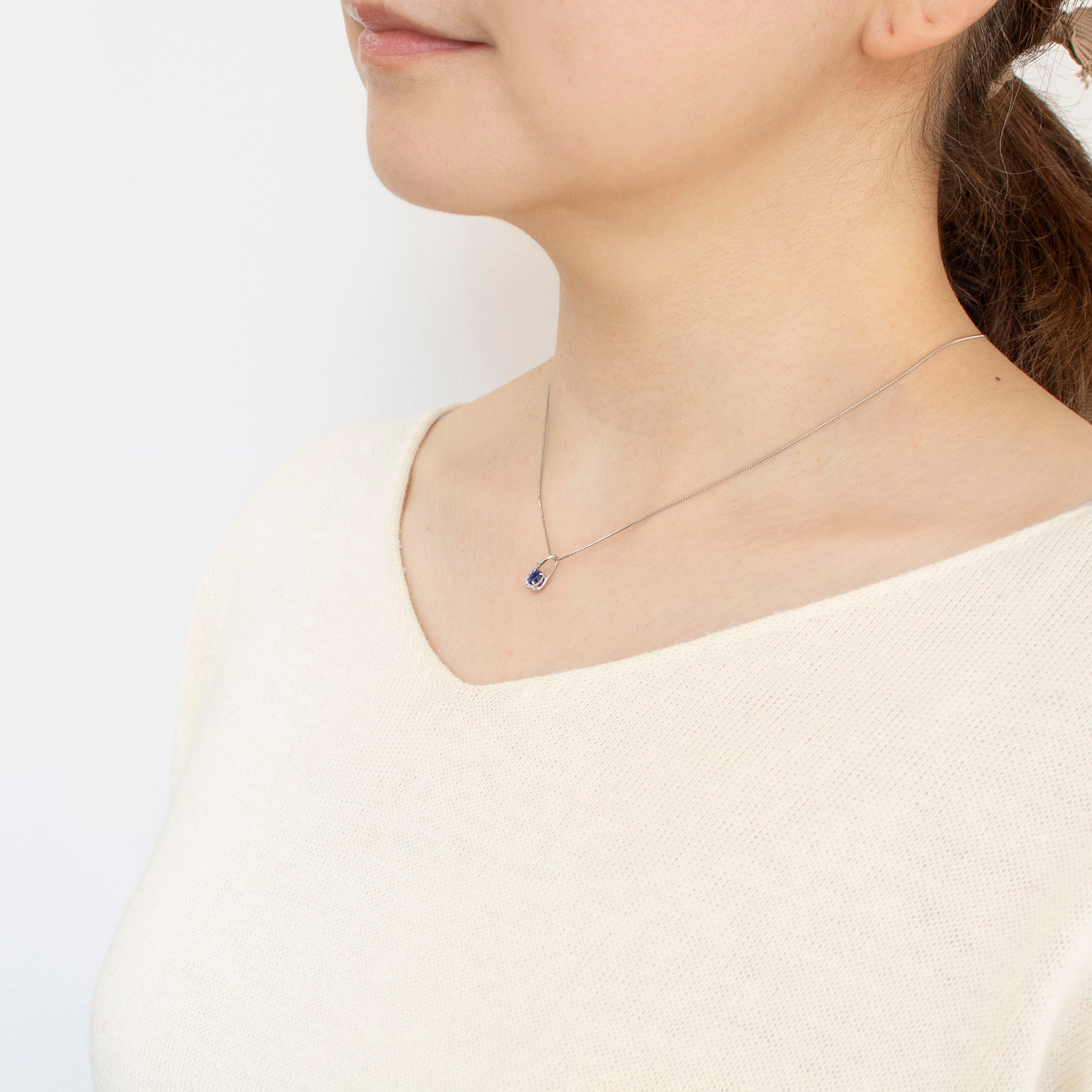 サファイア/ダイヤモンド プラチナネックレス(ロイヤルブルー/9月誕生石)《24T10244》