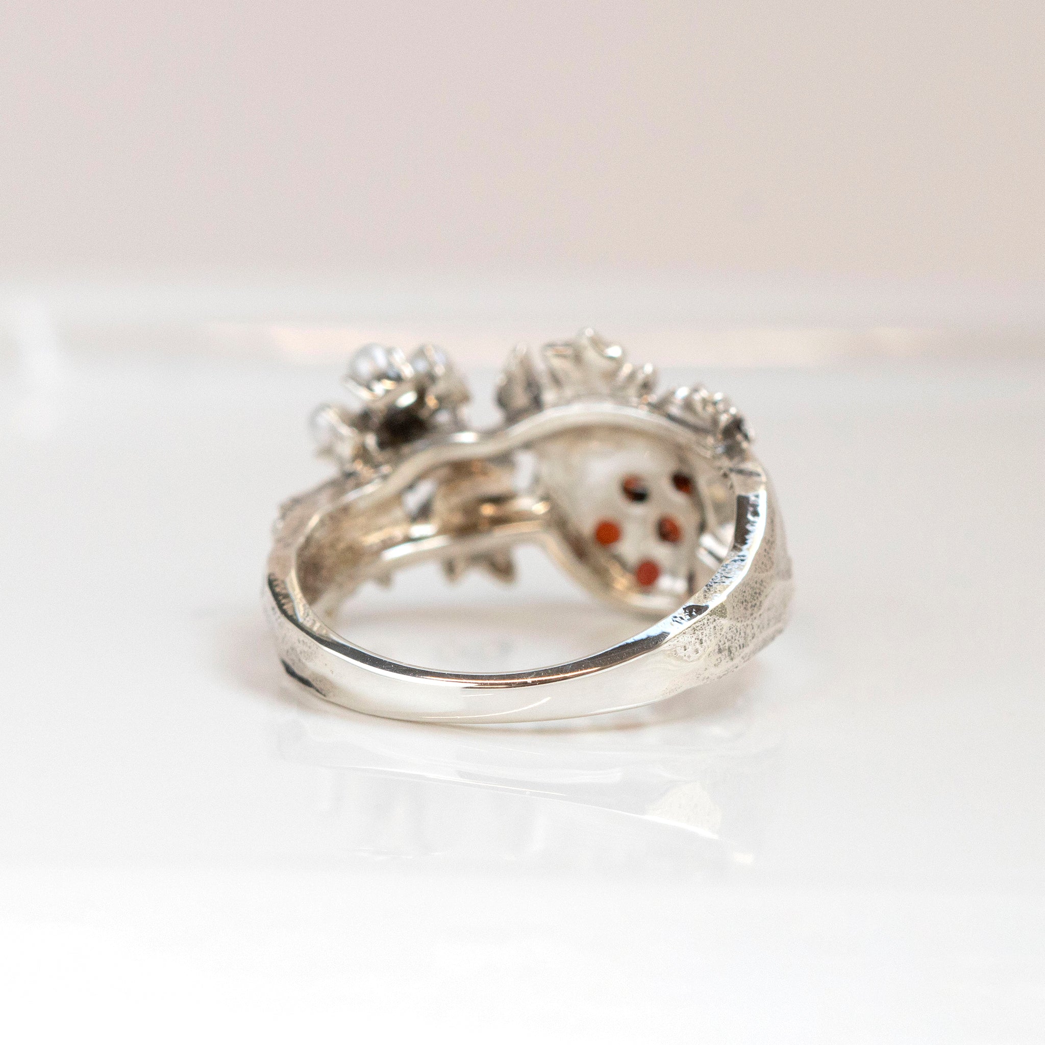 ガーネット/パール シルバーリング(淡水真珠/イチゴモチーフ/1月誕生石)《24T10307》