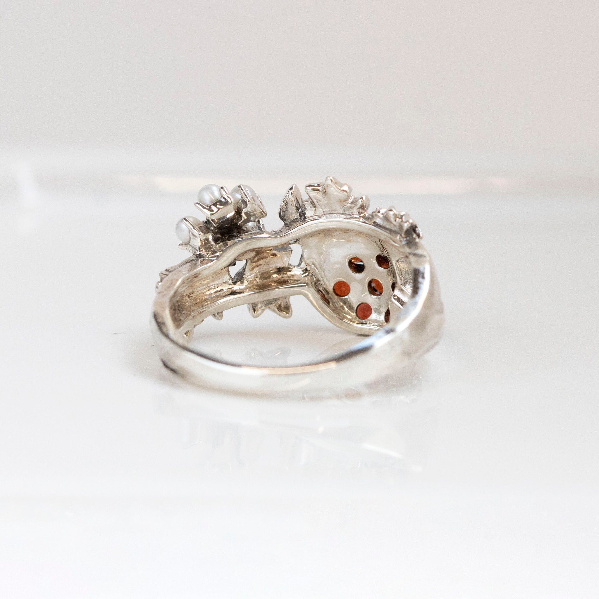 ガーネット/パール シルバーリング(淡水真珠/イチゴモチーフ/1月誕生石)《24T10307》