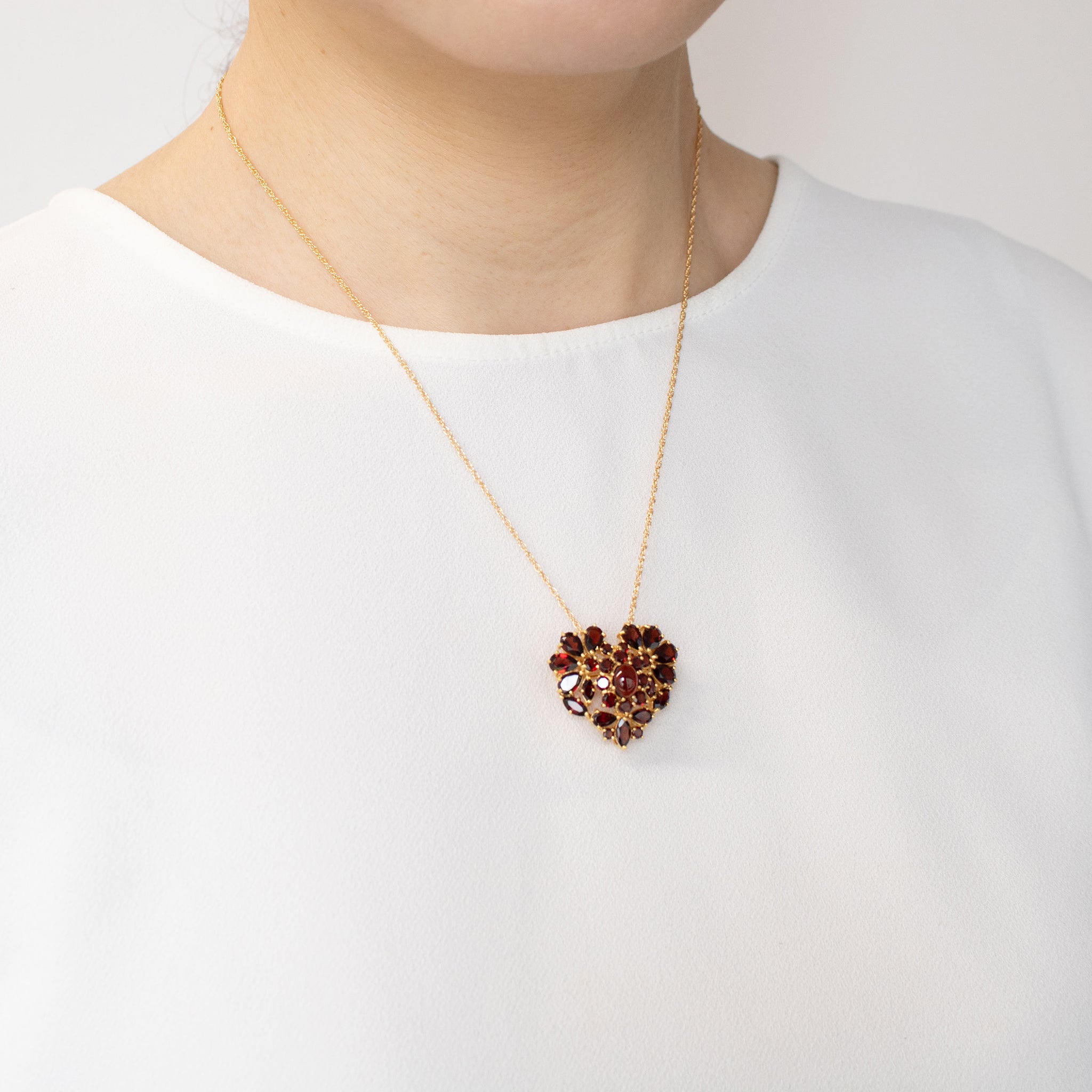 ガーネット シルバーブローチ兼ペンダントトップ(ハートモチーフ/1月誕生石)《24T10309》