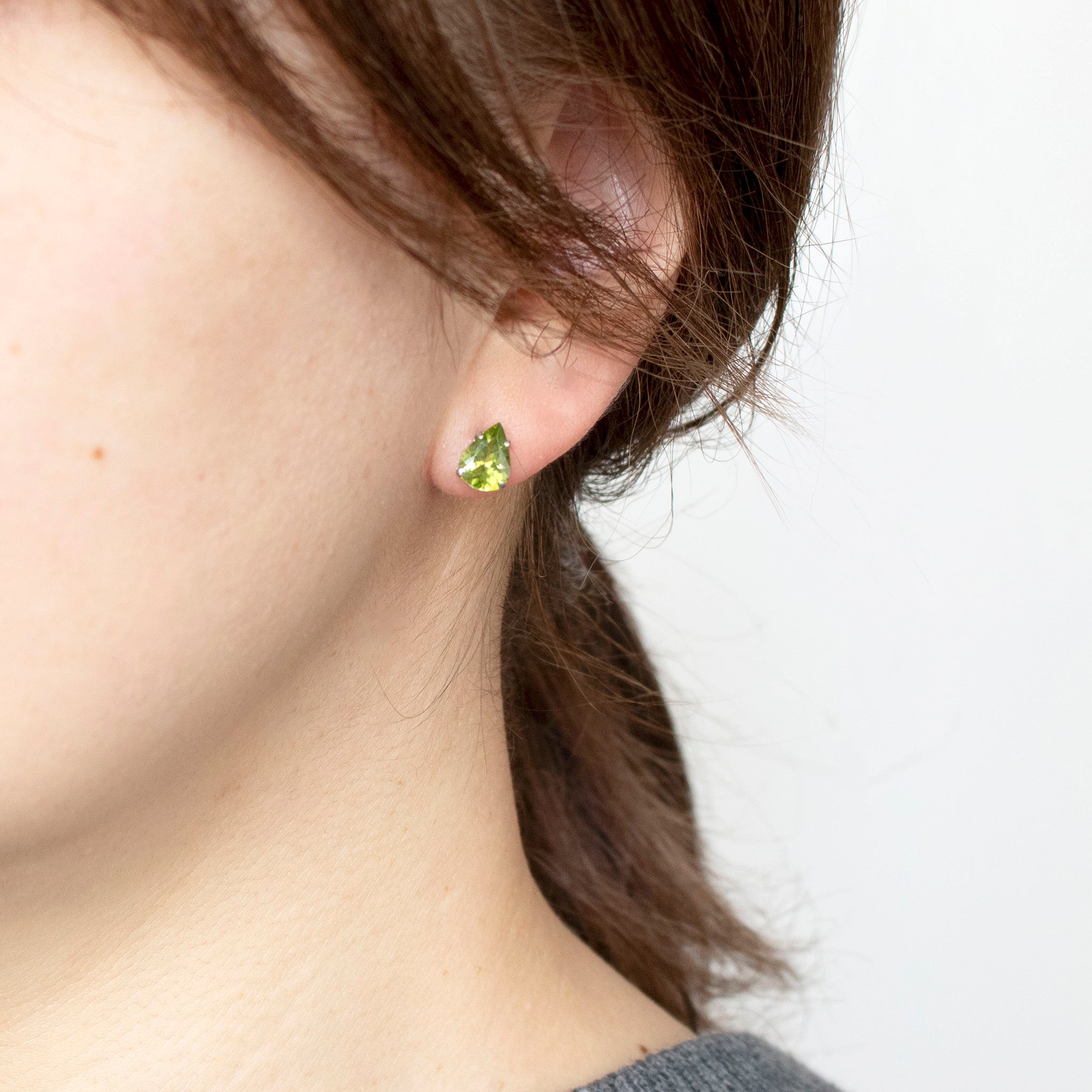 ペリドット K14ピアス(8月誕生石)《25C40117》