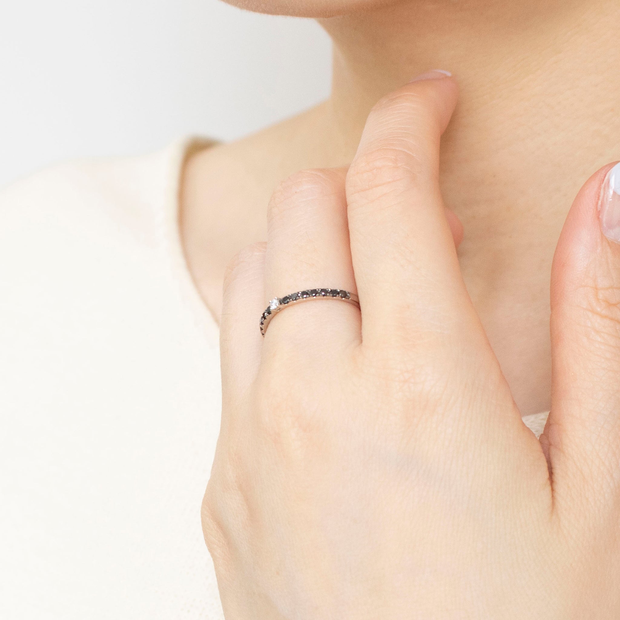 ブラックダイヤモンド/ダイヤモンド プラチナリング(4月誕生石)《25C60112》