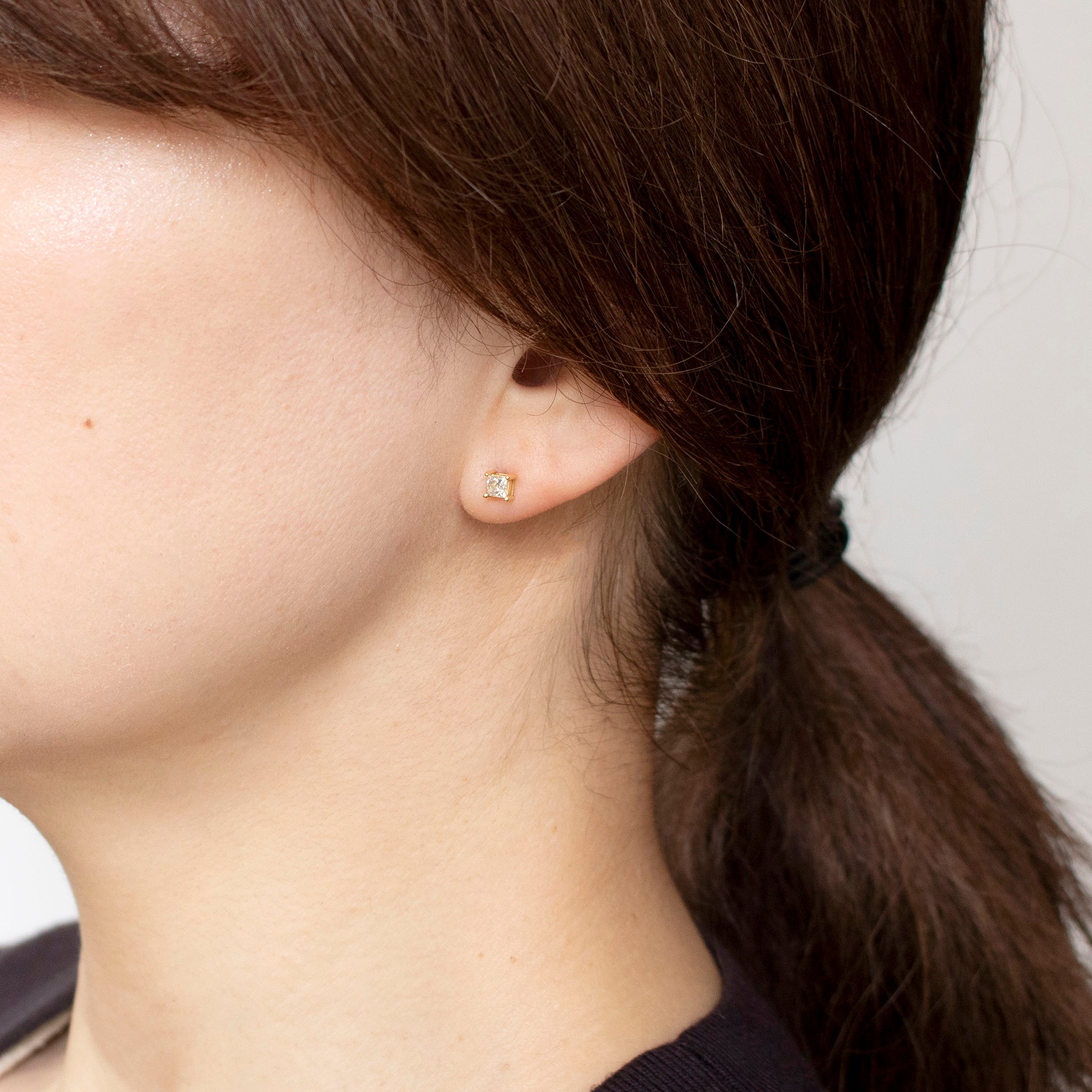 ダイヤモンド K18ピアス(プリンセスカット/4月誕生石)《25C60117》