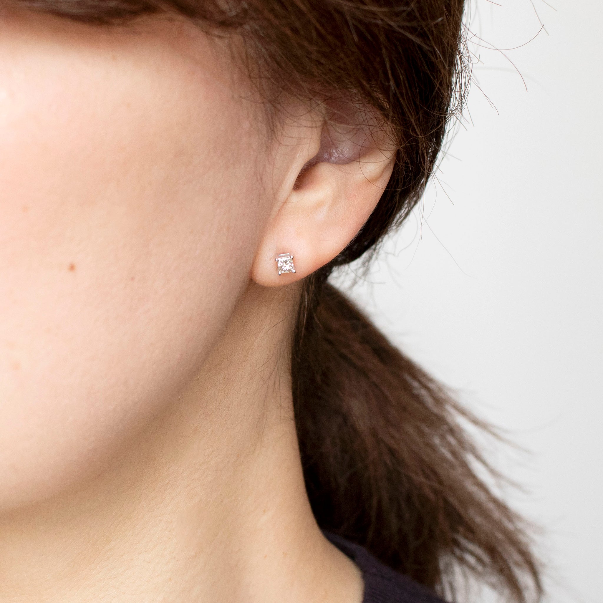 ダイヤモンド K18ピアス(プリンセスカット/4月誕生石)《25C60118》