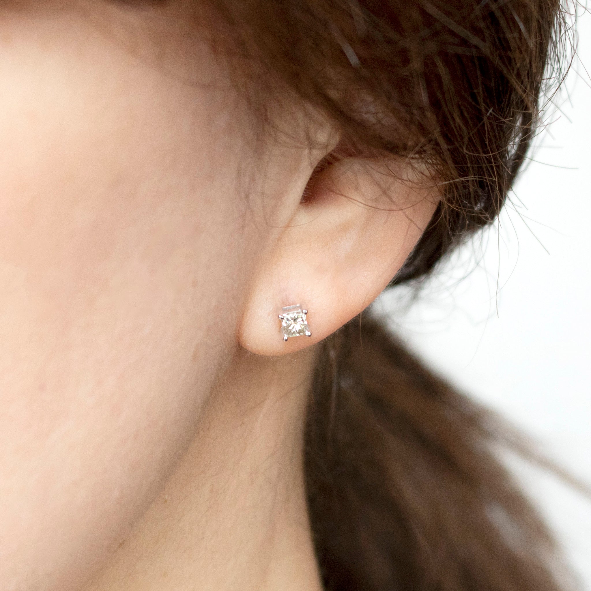 ダイヤモンド K18ピアス(プリンセスカット/4月誕生石)《25C60118》