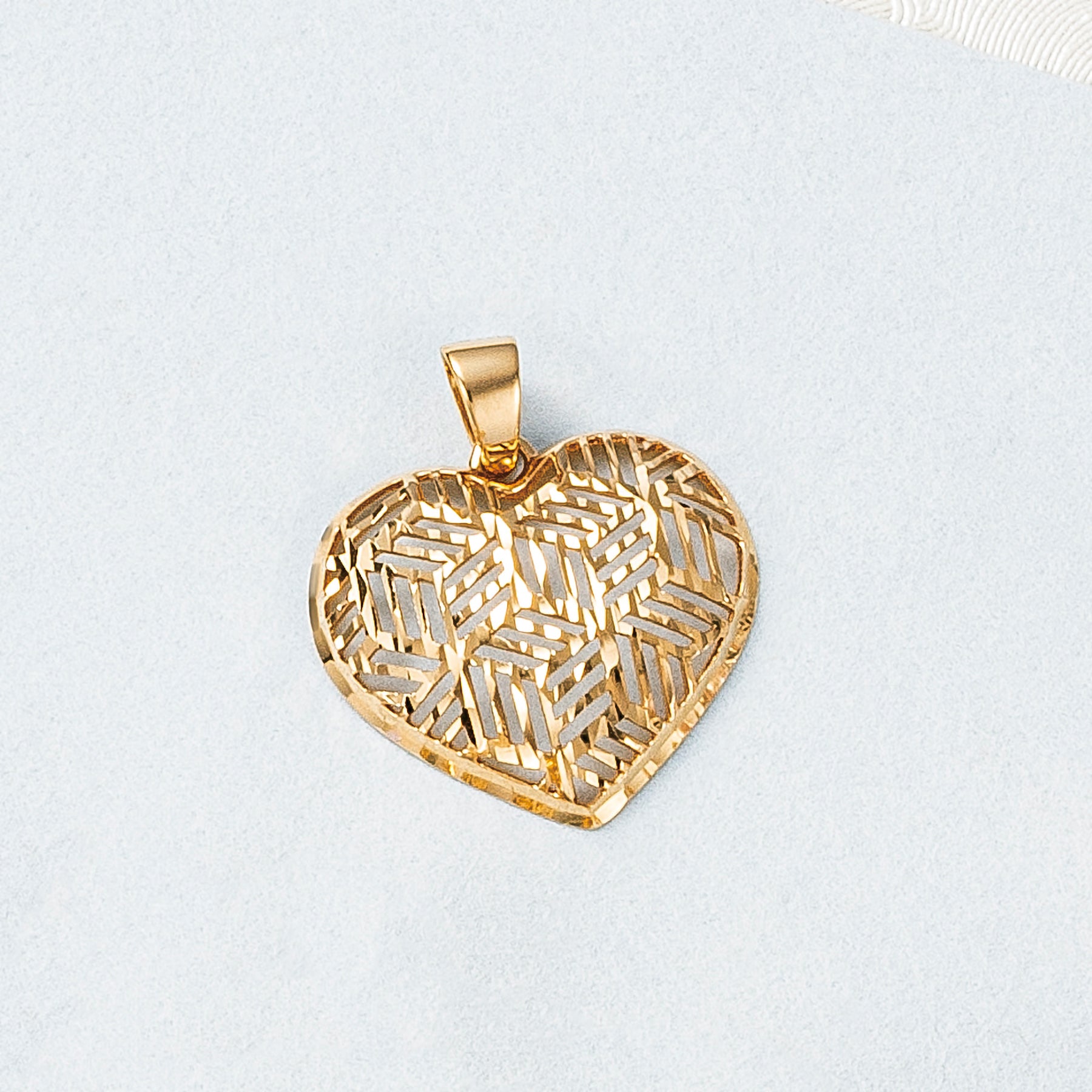 K18ペンダントトップ(ハートモチーフ)《25C60119》
