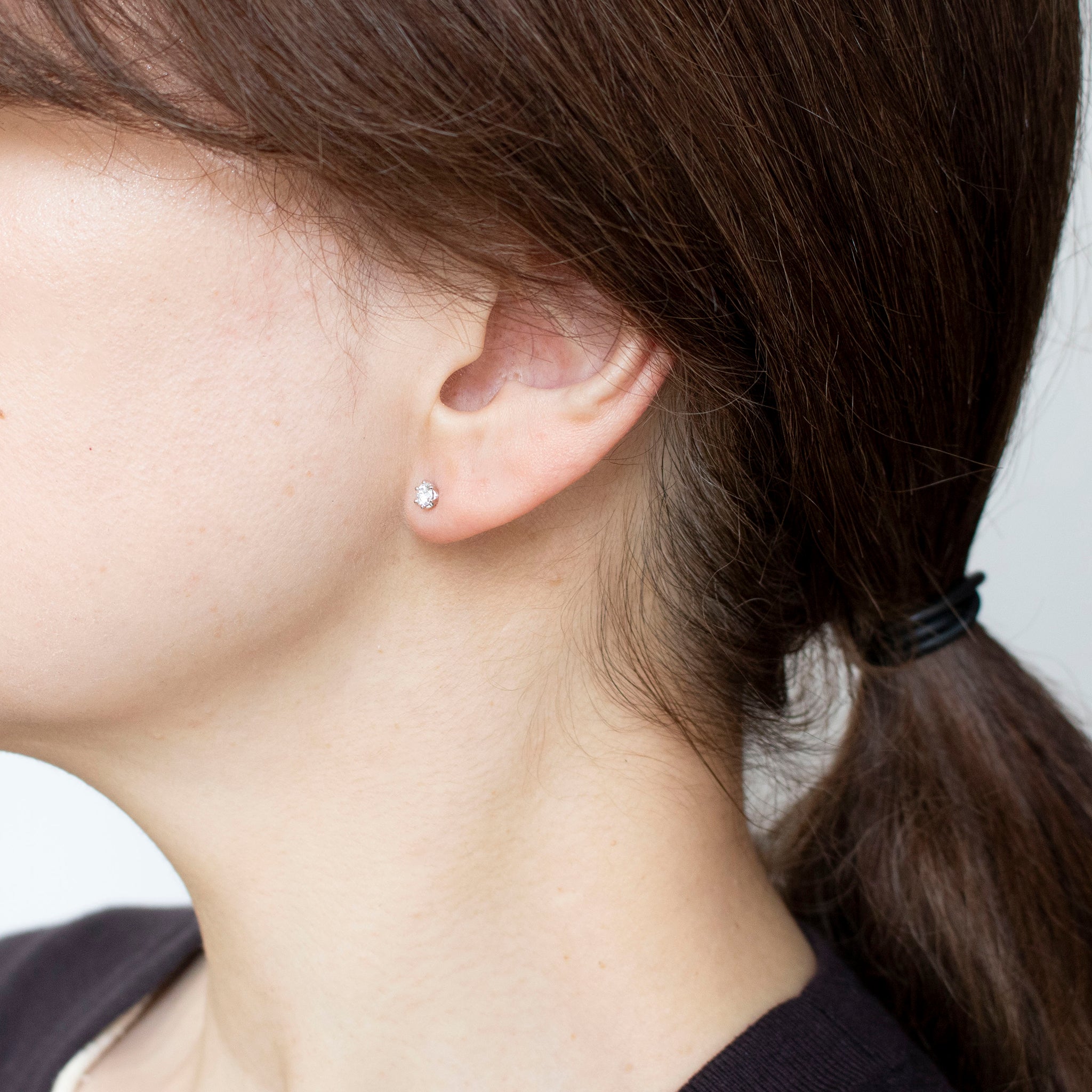 ダイヤモンド プラチナピアス(計0.28カラット/Dカラー/IF(インターナリーフローレス)/EX/グレーディングレポート付/4月誕生石)《25C60131》