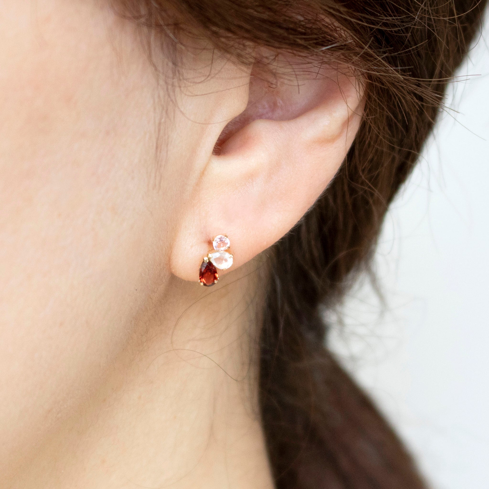 ガーネット/ローズクォーツ K10ピアス(9月誕生石)《25C70119》