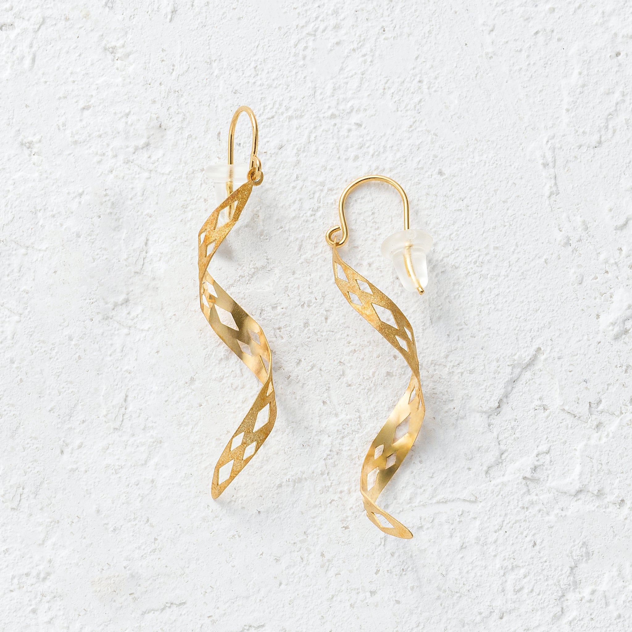 K18ピアス《25C70121》