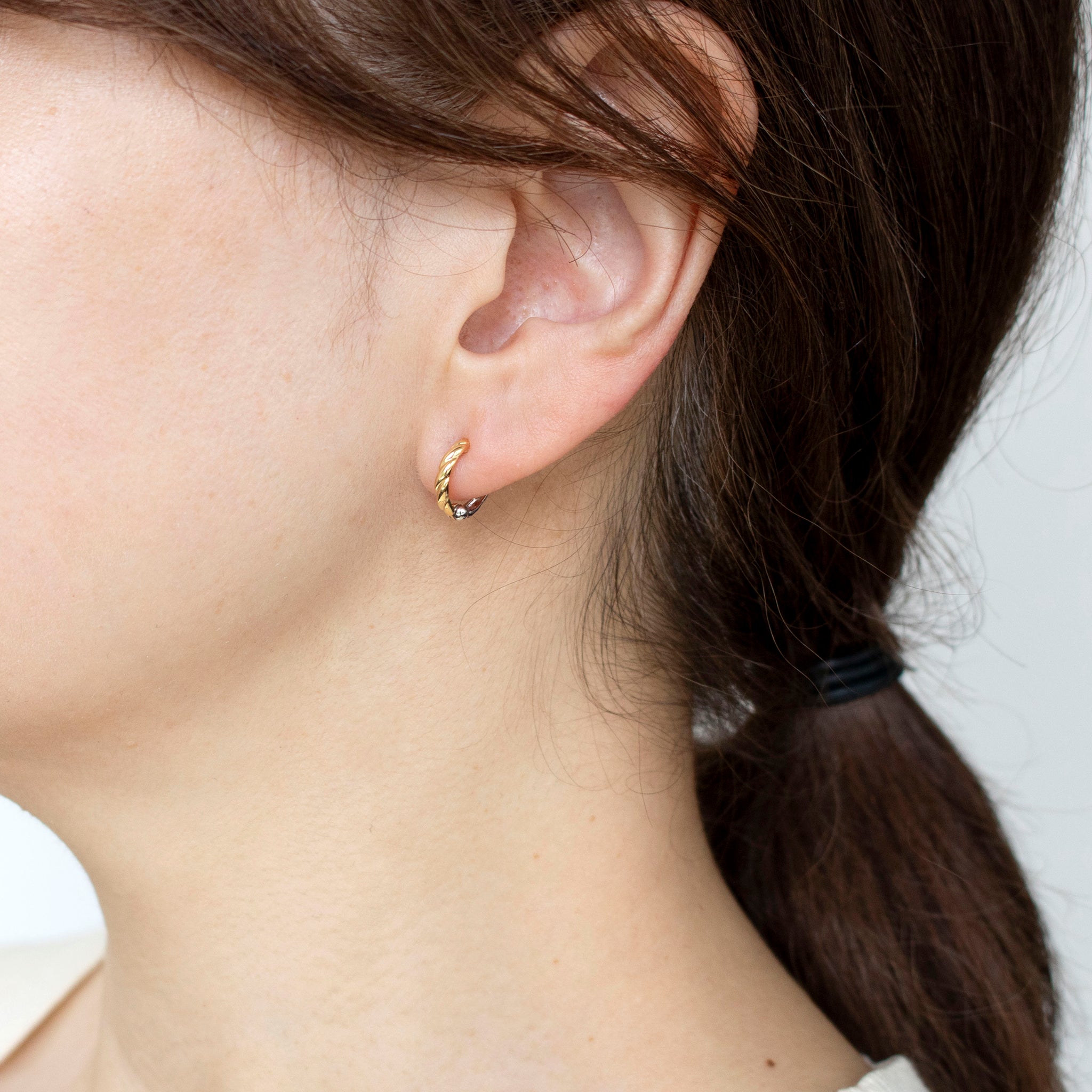 K10イヤリング(ピアリング/リバーシブル/コンビカラー)《25C70127》