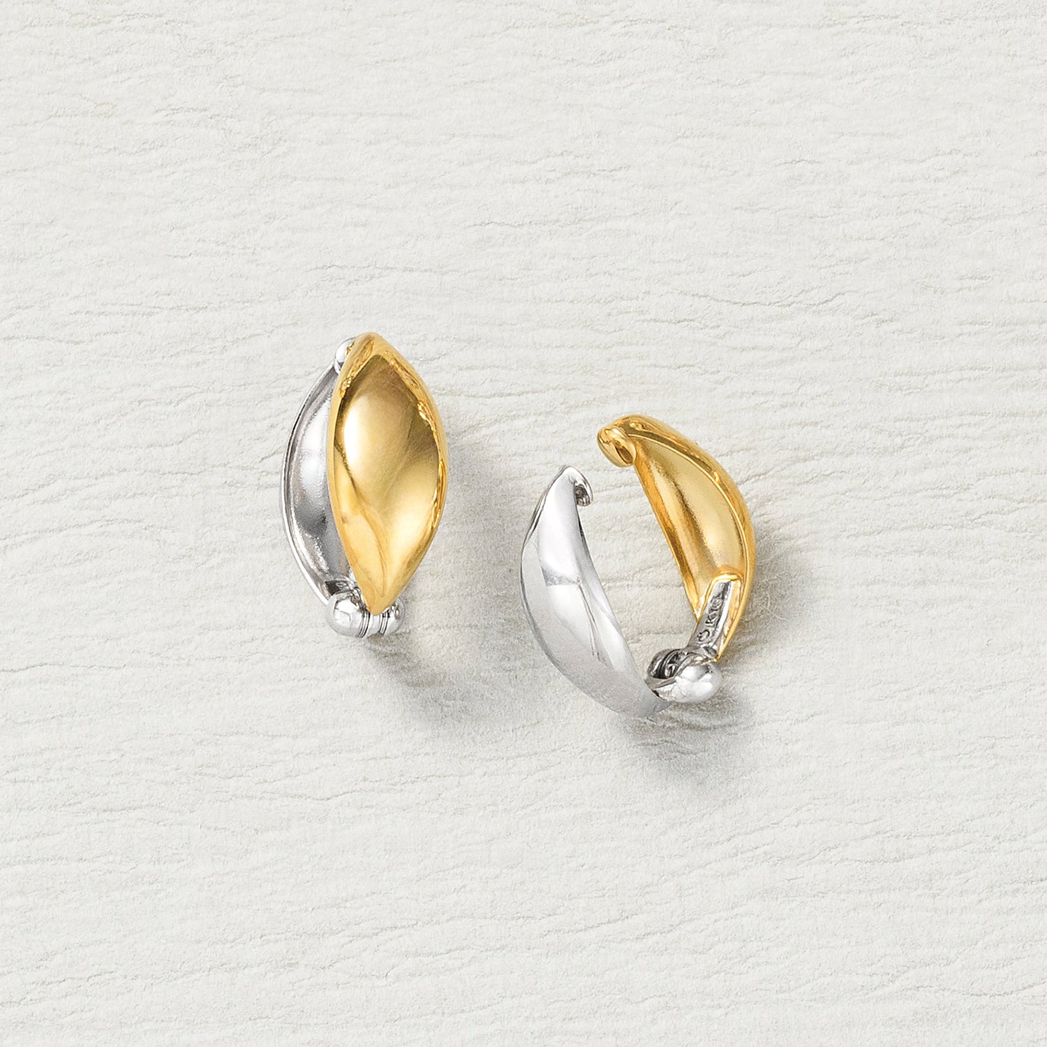 K10イヤリング(ピアリング/リバーシブル/コンビカラー)《25C70128》