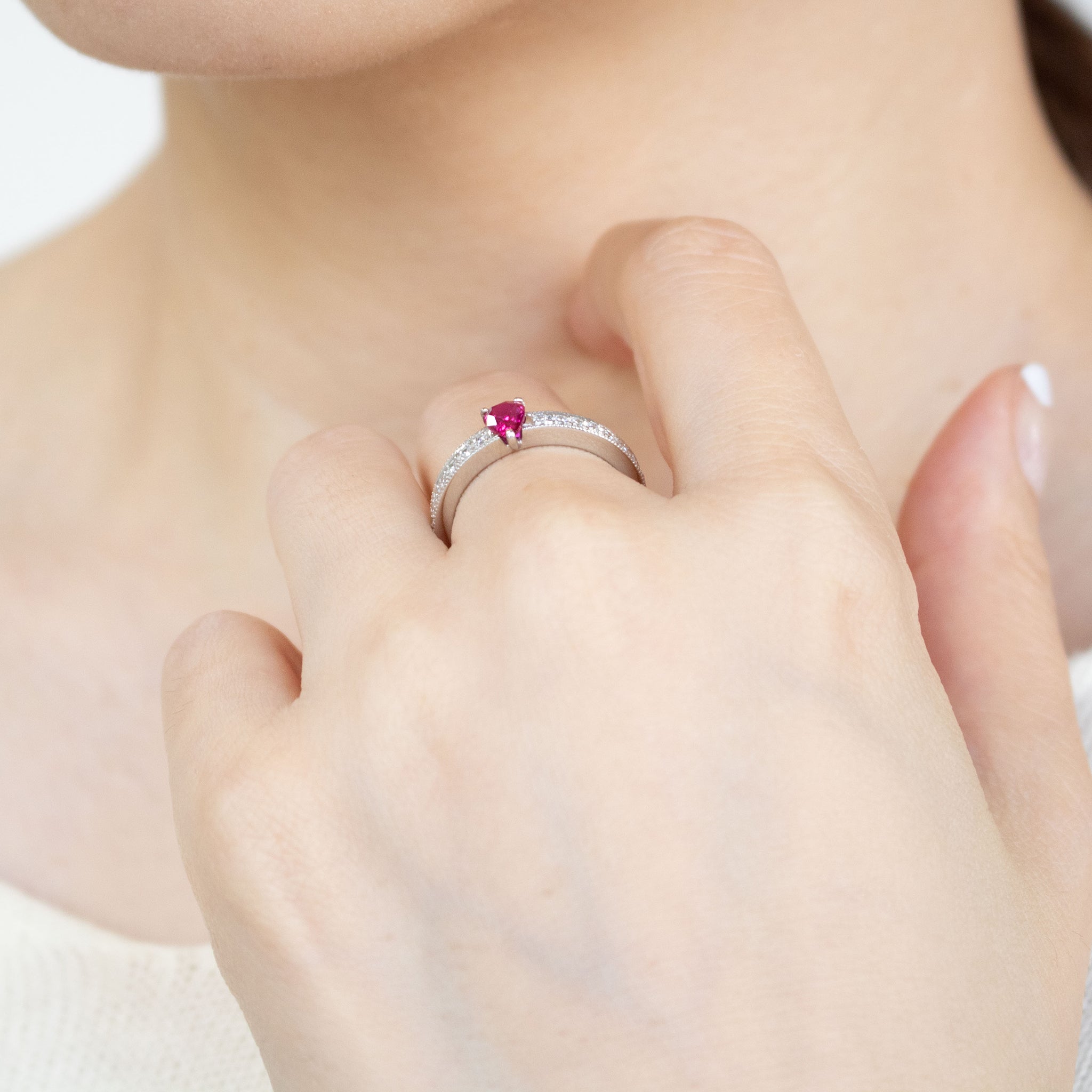 【限定1点】ルビー/ダイヤモンド プラチナリング(ノーヒート/非加熱/ピジョンブラッド/7月誕生石/鑑別書付)《25C80129》