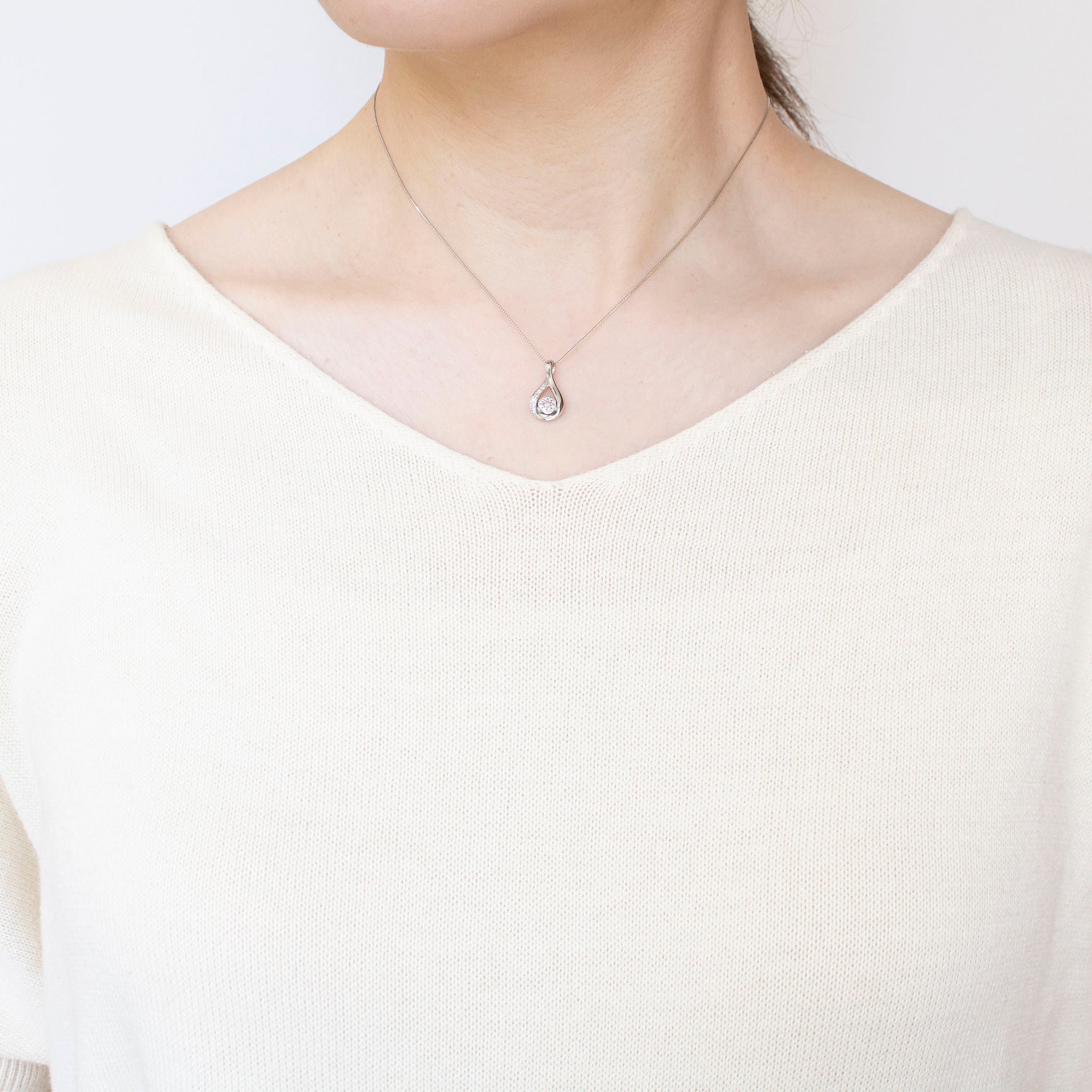 【限定2点】ピンクダイヤモンド/ダイヤモンド プラチナネックレス(0.03カラット/ファンシーパープリッシュピンク/SIクラス/4月誕生石/グレーディングレポート付)《25H00401》