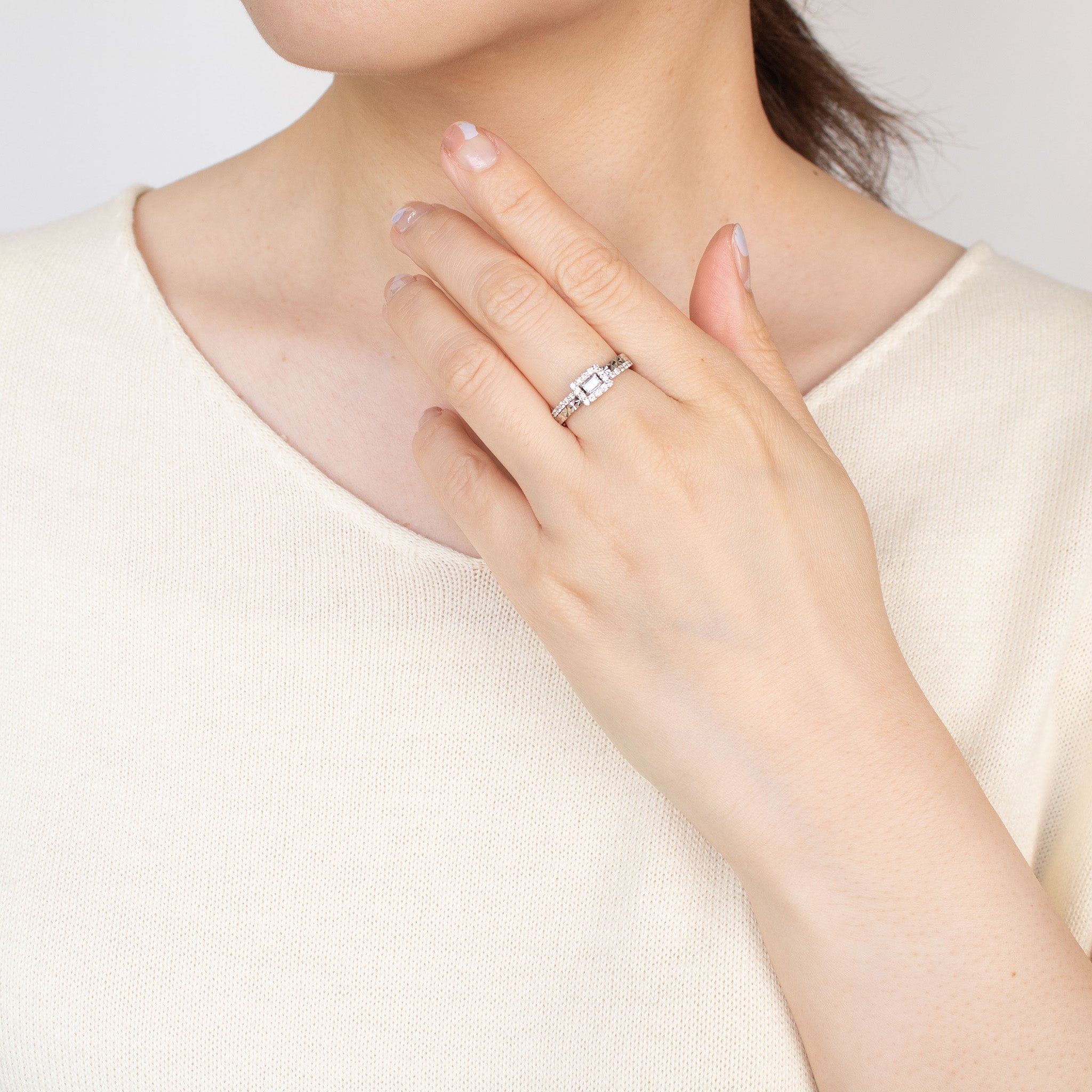 ダイヤモンド プラチナリング(バゲットカット/4月誕生石)《25H00406》