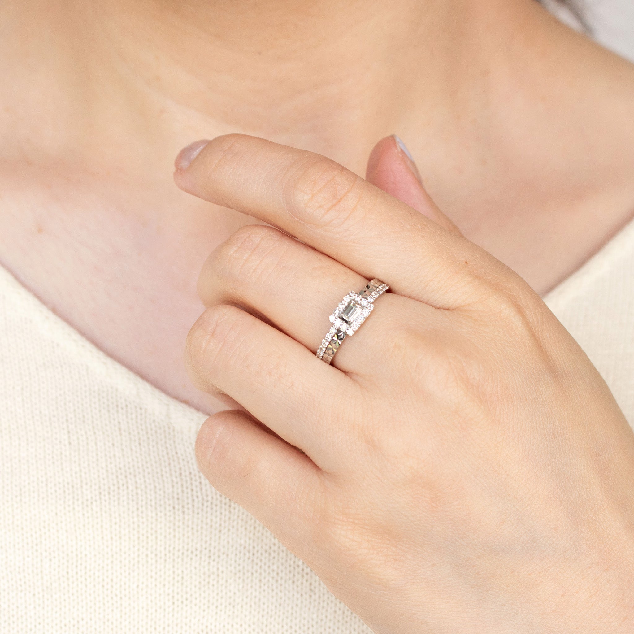 ダイヤモンド プラチナリング(バゲットカット/4月誕生石)《25H00406》