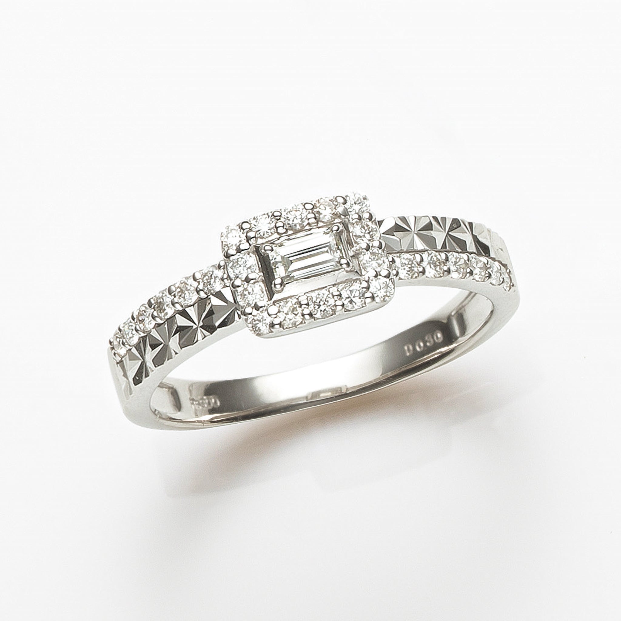 ダイヤモンド プラチナリング(バゲットカット/4月誕生石)《25H00406》