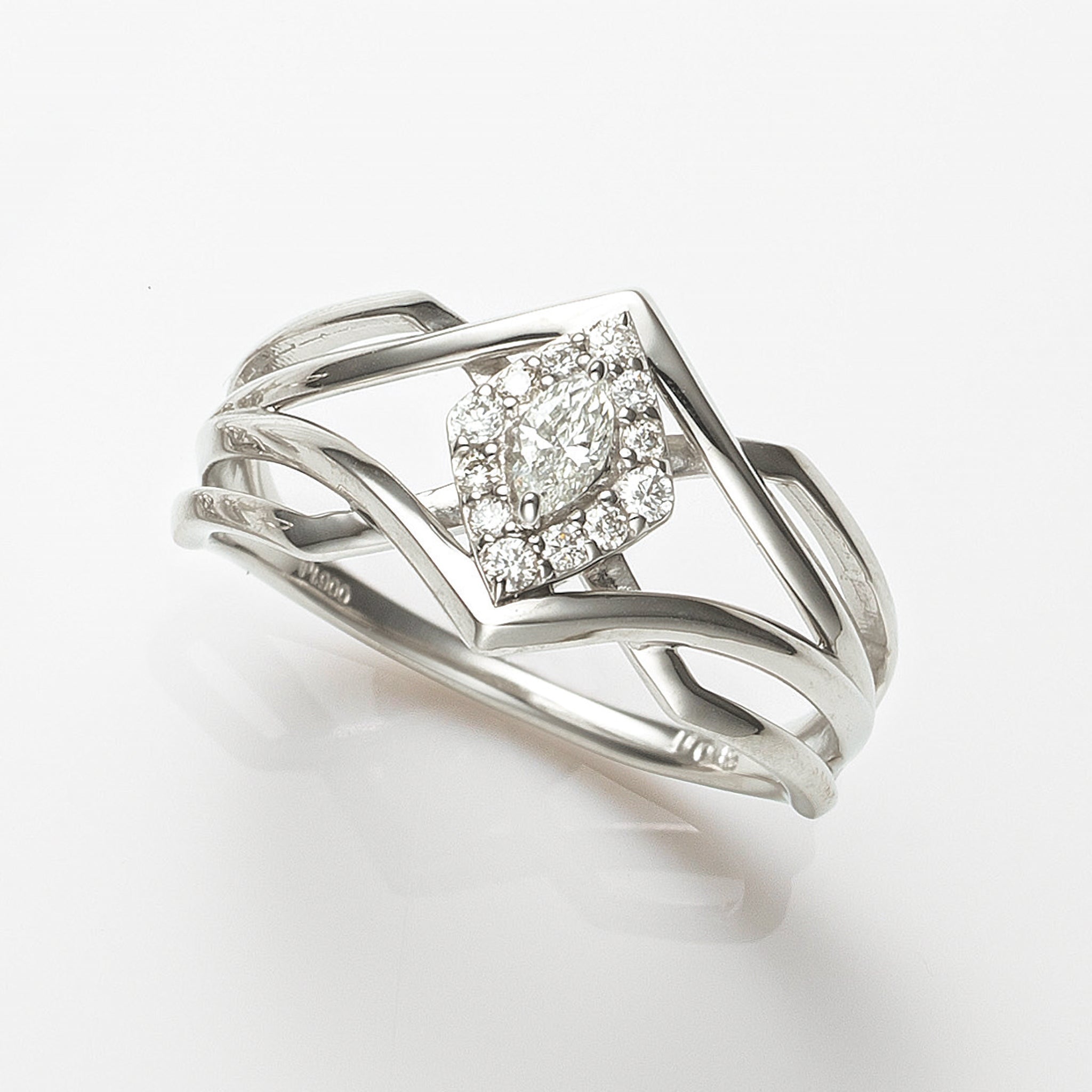 ダイヤモンド プラチナリング(マーキス/4月誕生石)《25H00410》