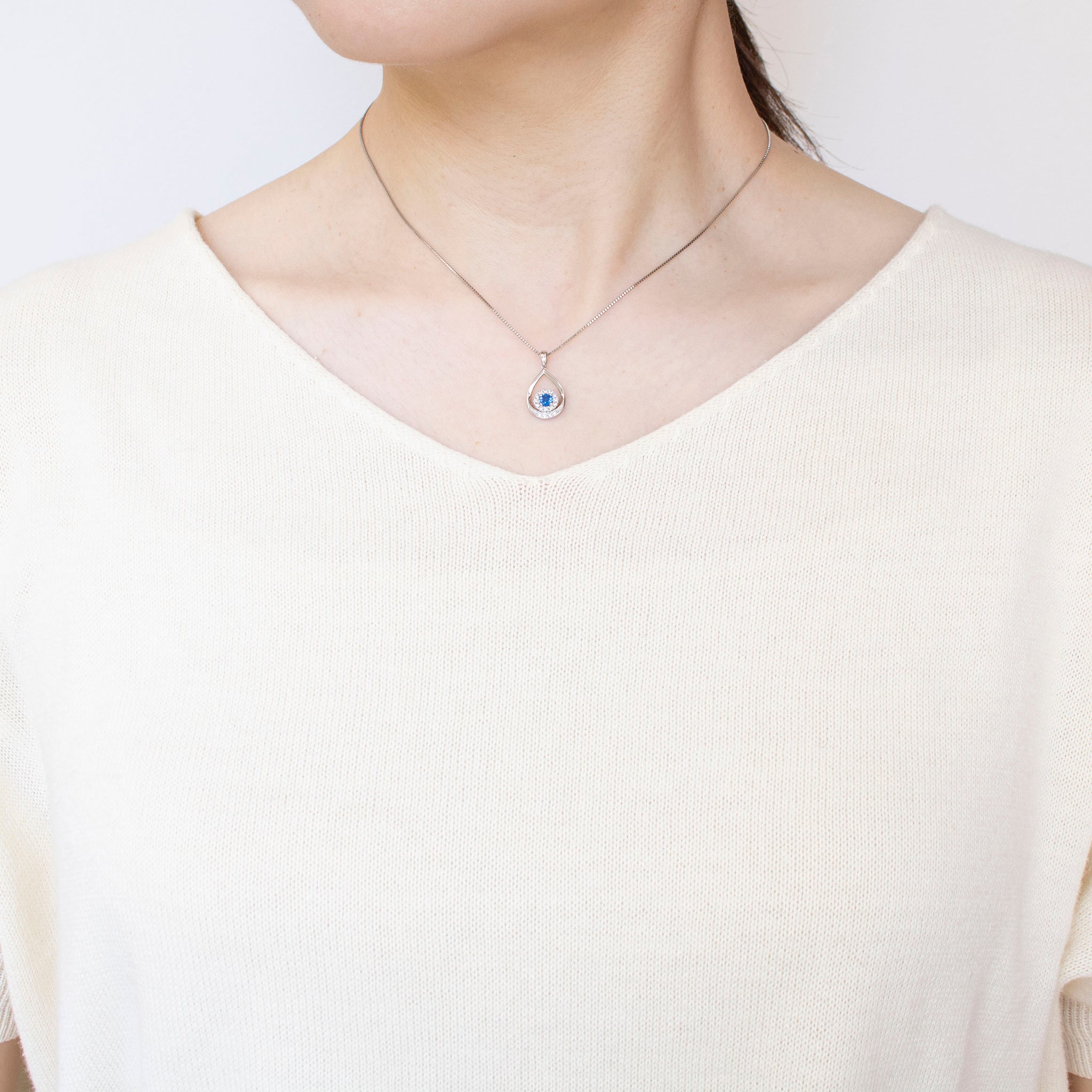 アウイナイト/ダイヤモンド プラチナネックレス(鑑別書付)《25H00501》