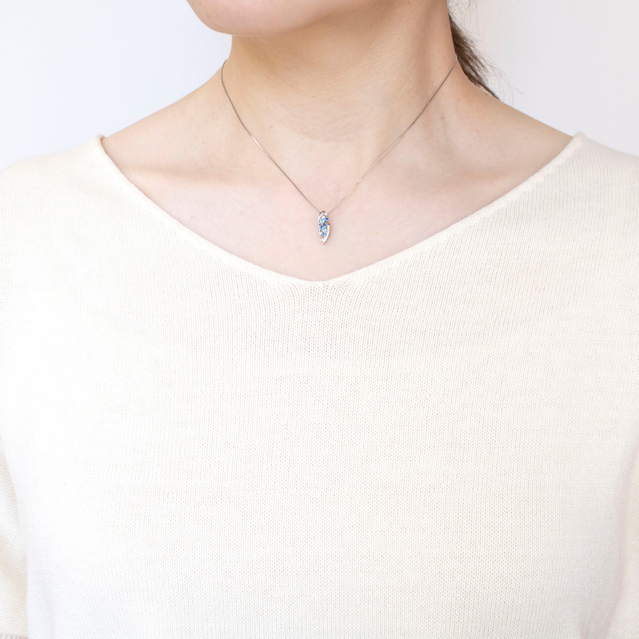 アウイナイト/パライバトルマリン プラチナネックレス《25H00502》