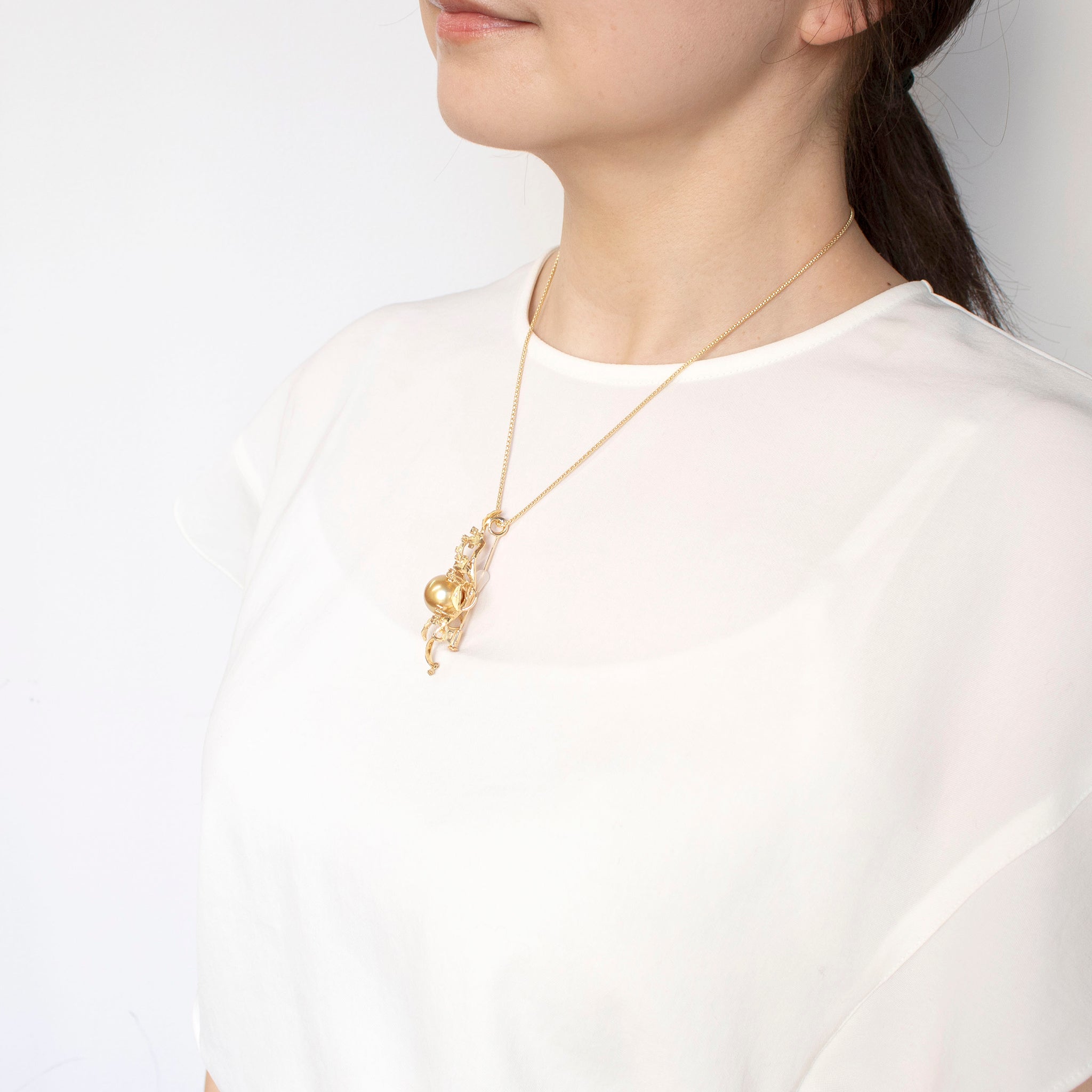 パール/ダイヤモンド K18ネックレス(白蝶真珠/13mm/リーフモチーフ/6月誕生石/鑑別書付)《25H00601》