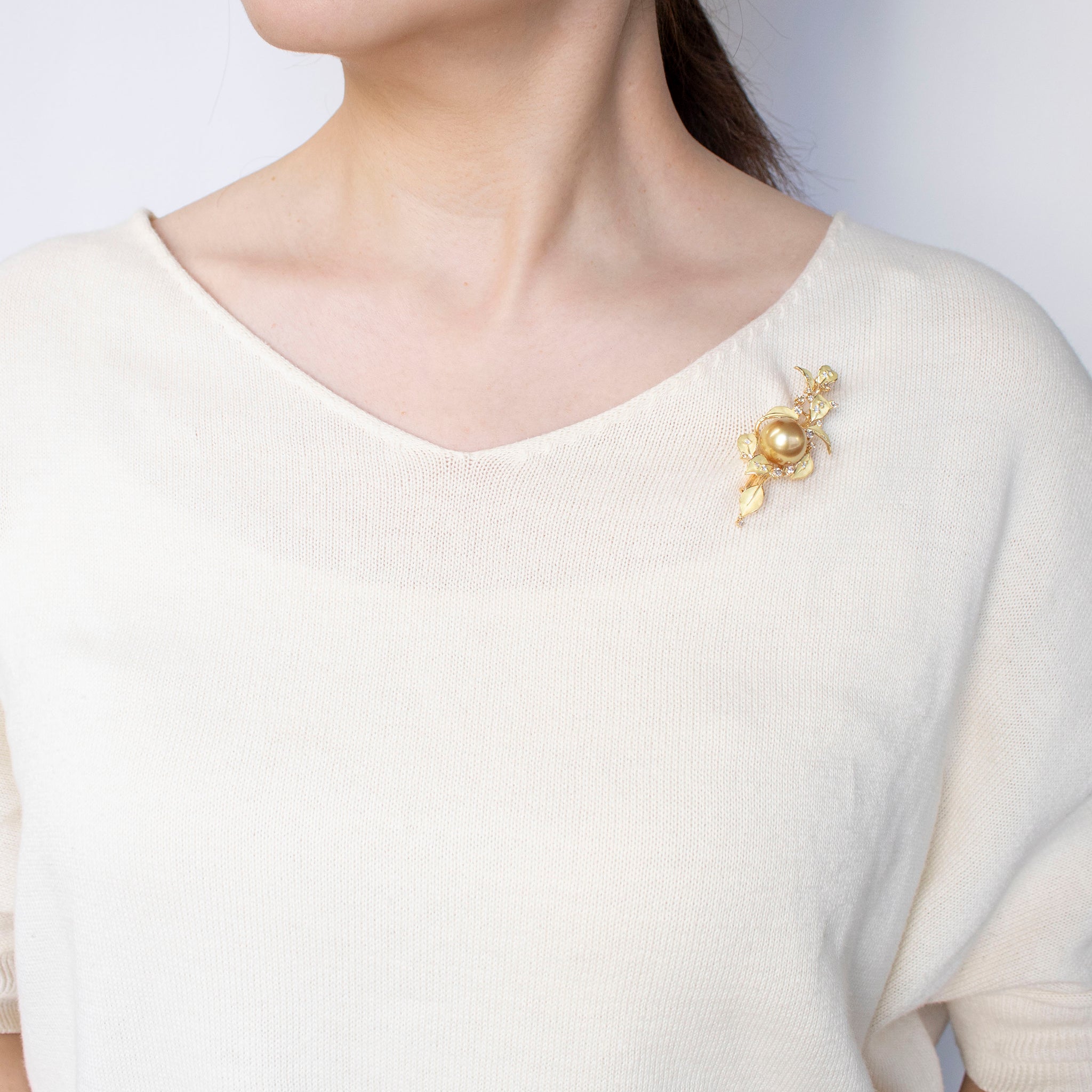 パール/ダイヤモンド K18ネックレス(白蝶真珠/13mm/リーフモチーフ/6月誕生石/鑑別書付)《25H00601》