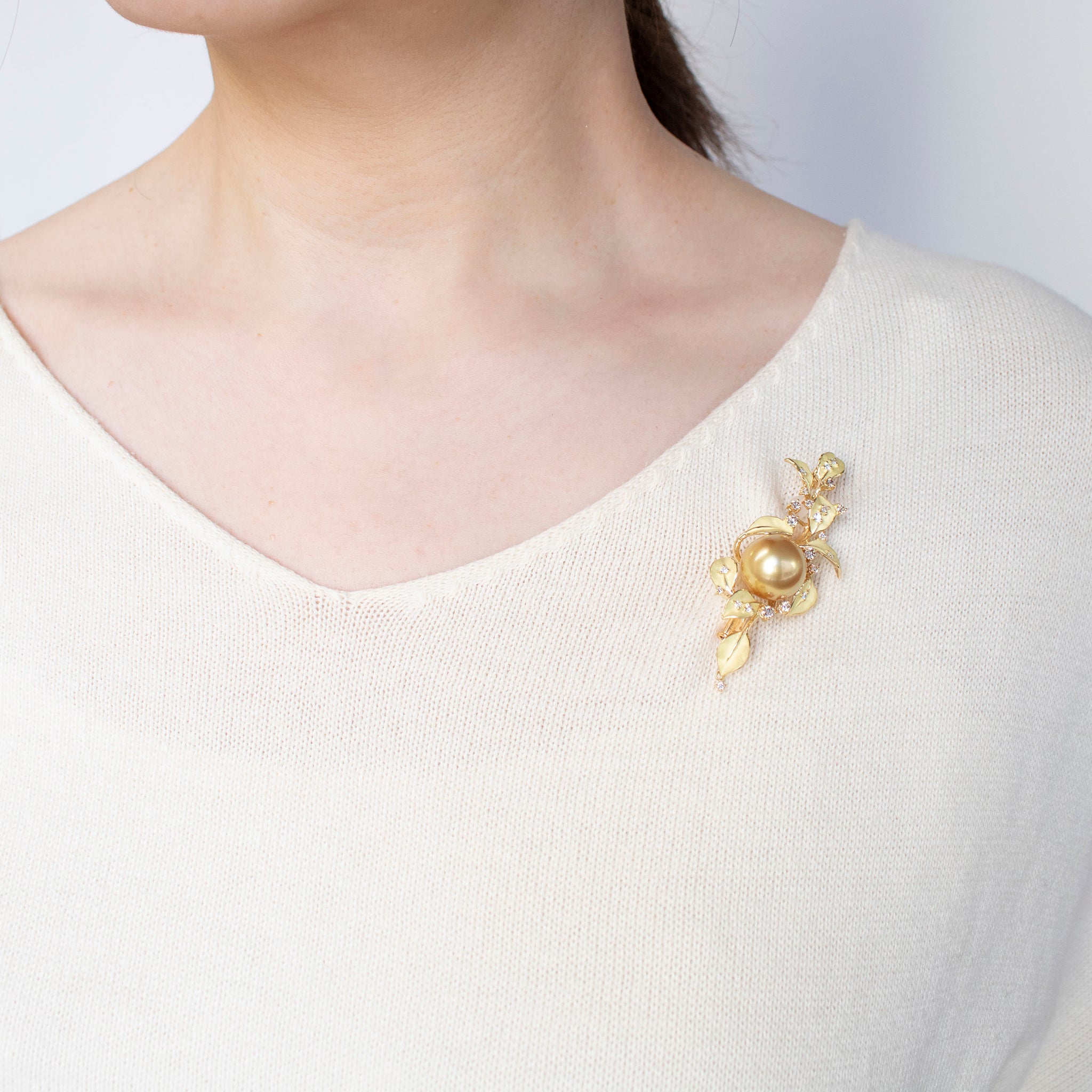 パール/ダイヤモンド K18ネックレス(白蝶真珠/13mm/リーフモチーフ/6月誕生石/鑑別書付)《25H00601》