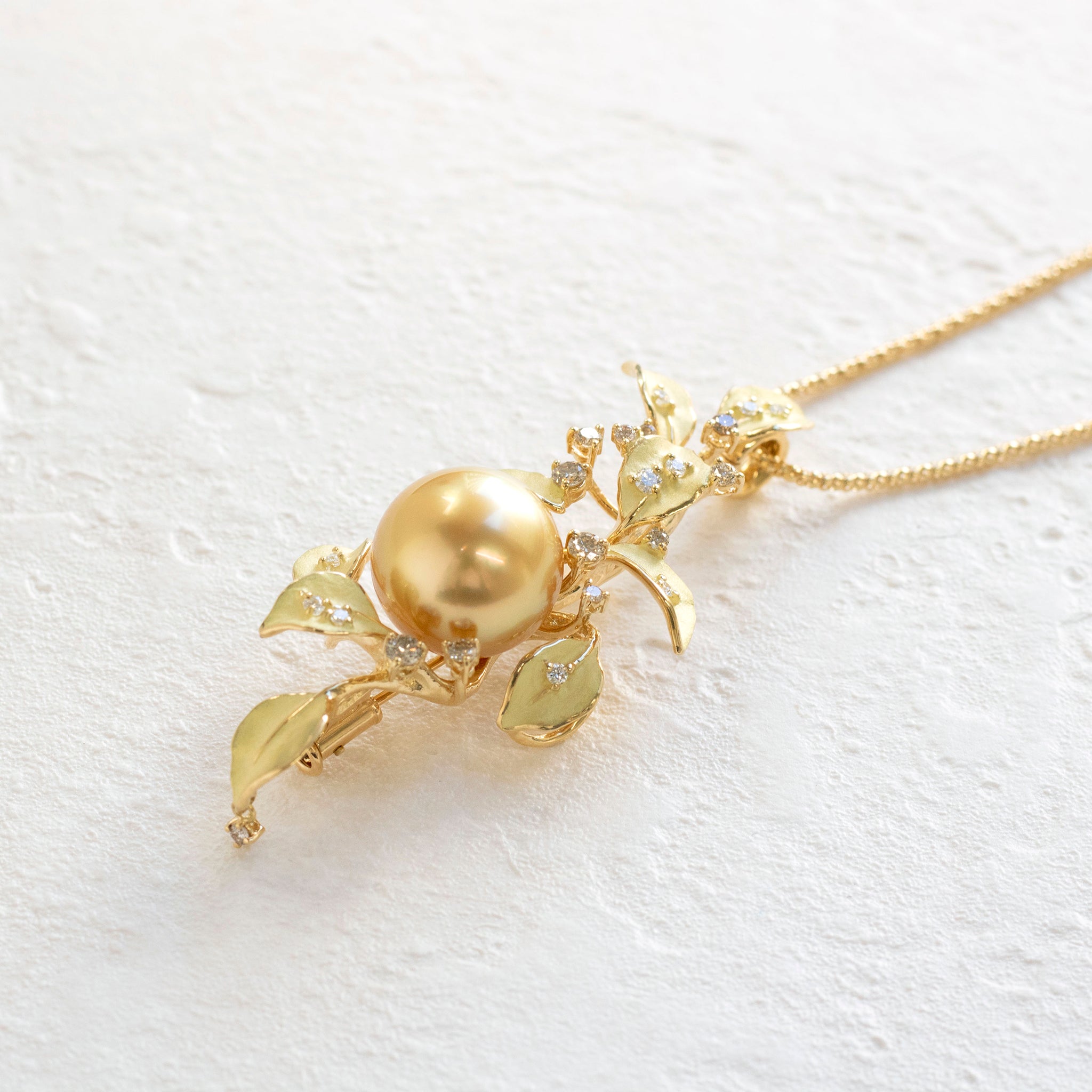 パール/ダイヤモンド K18ネックレス(白蝶真珠/13mm/リーフモチーフ/6月誕生石/鑑別書付)《25H00601》