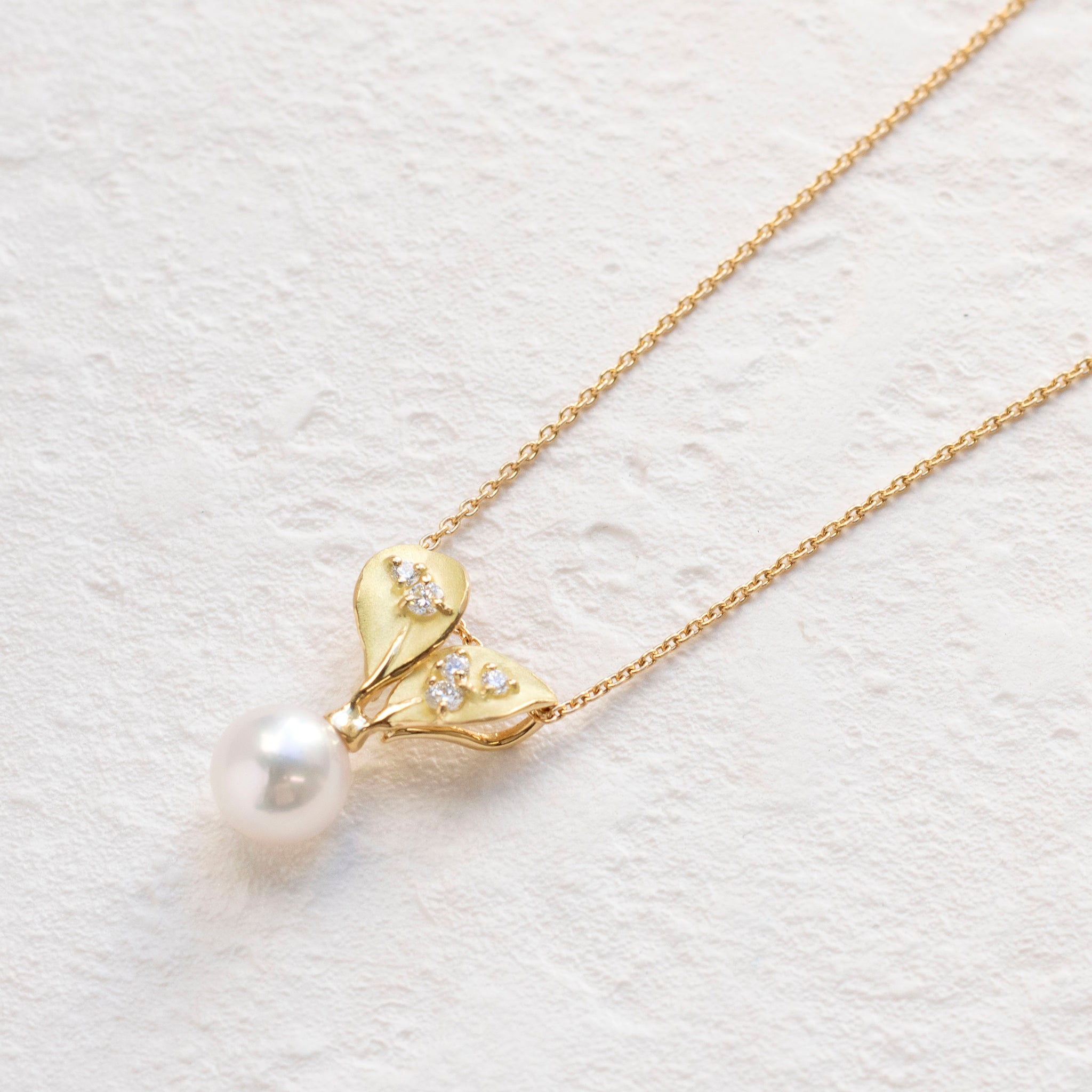 パール/ダイヤモンド K18ネックレス(アコヤ真珠/7mm/リーフモチーフ/6月誕生石/鑑別書付)《25H00602》