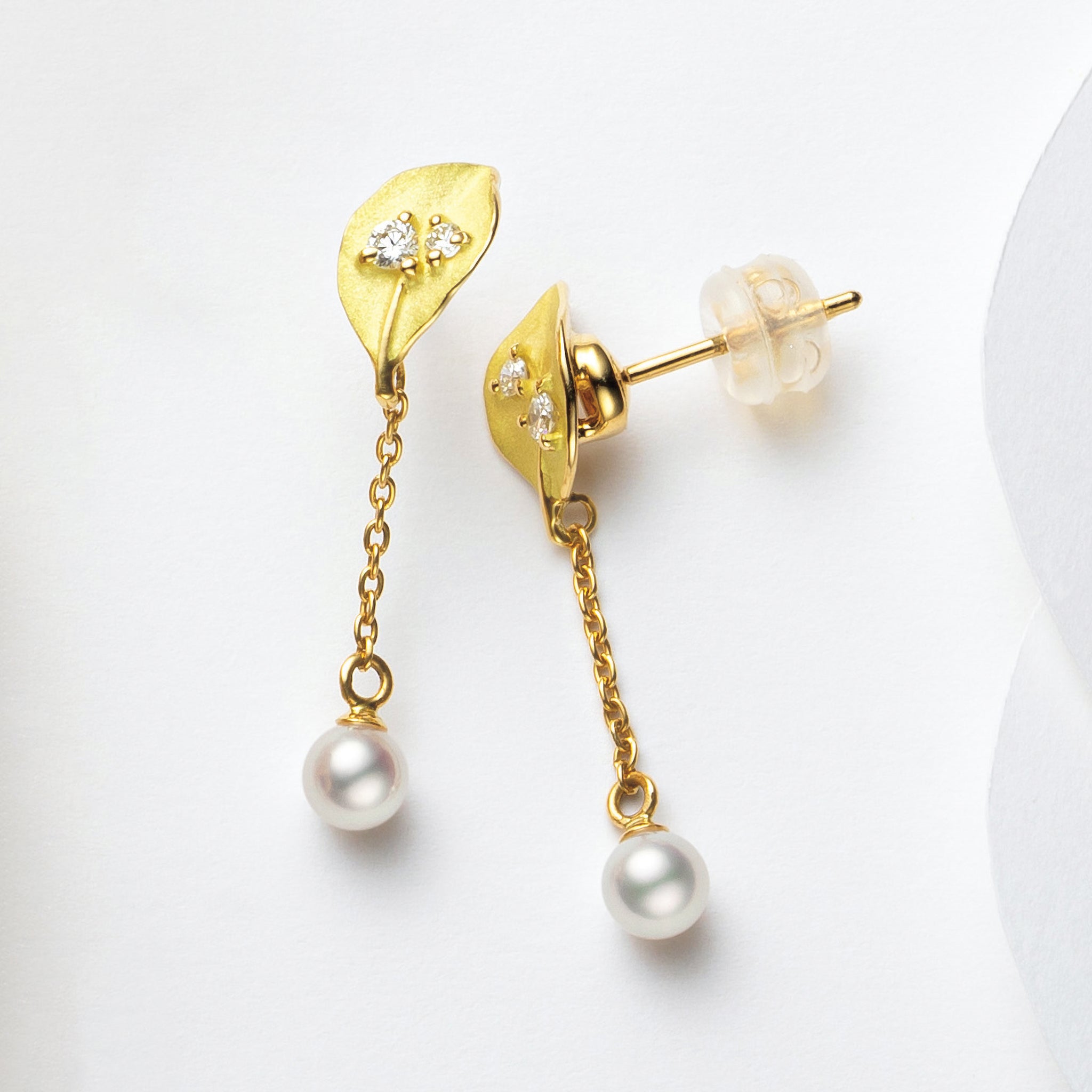 パール/ダイヤモンド K18ピアス(アコヤ真珠/4mm/リーフモチーフ/6月誕生石/鑑別書付)《25H00603》