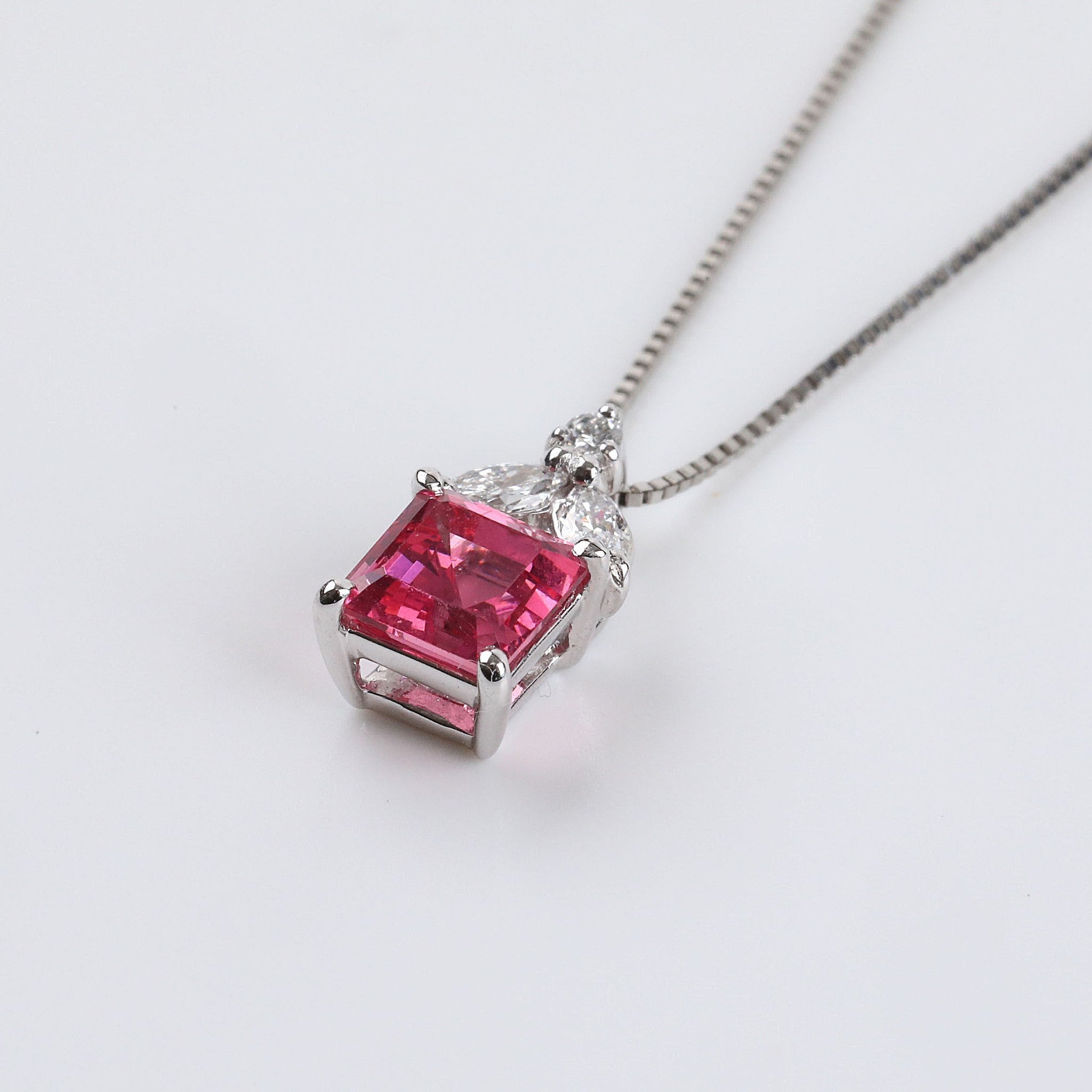 【限定1点】ピンクスピネル/ダイヤモンド プラチナネックレス(1.14カラット/スクエアカット/8月誕生石/鑑別書付)《25H00606》