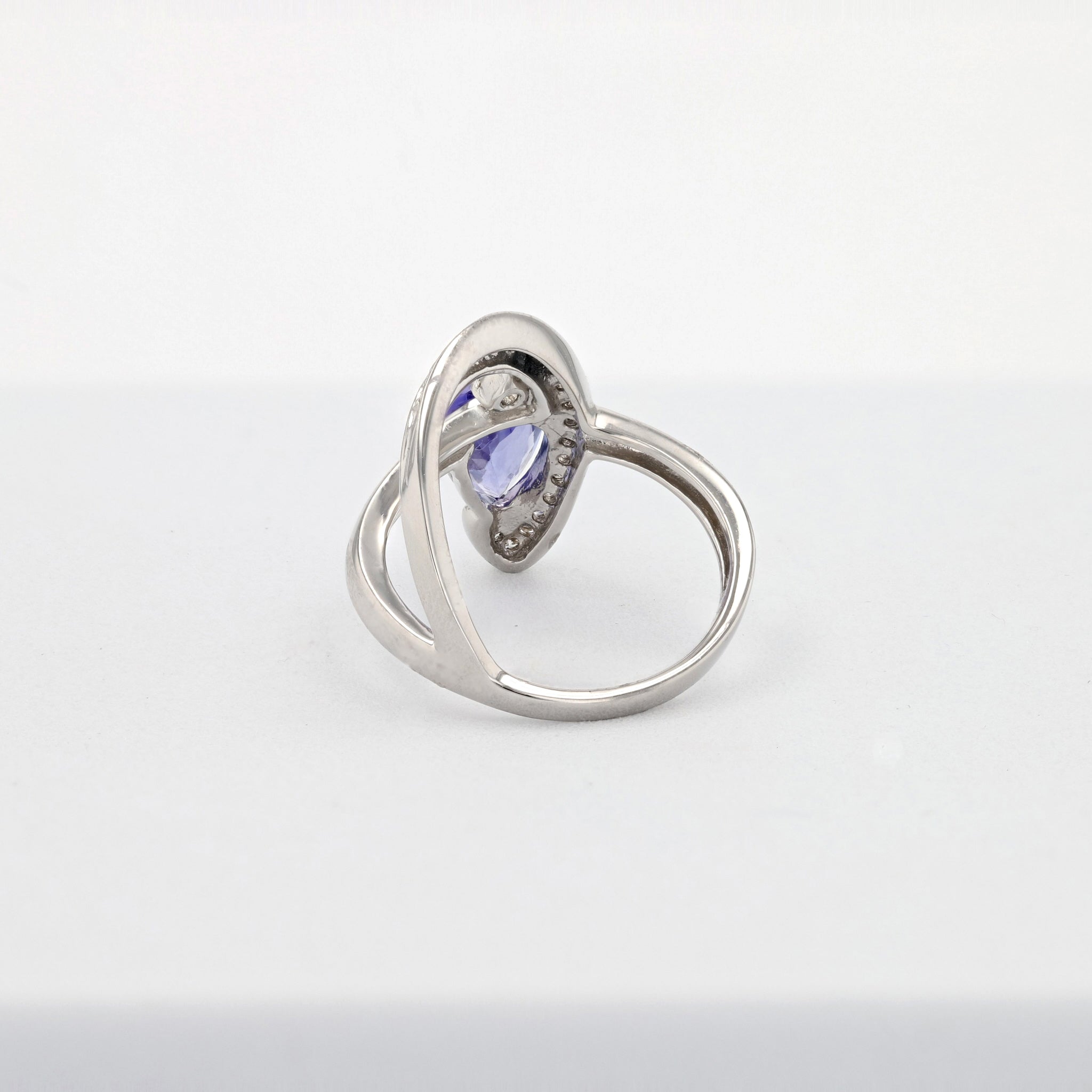 タンザナイト/ダイヤモンド プラチナリング(1.0カラット/ペアシェイプ/12月誕生石/鑑別書付)《25H00607》