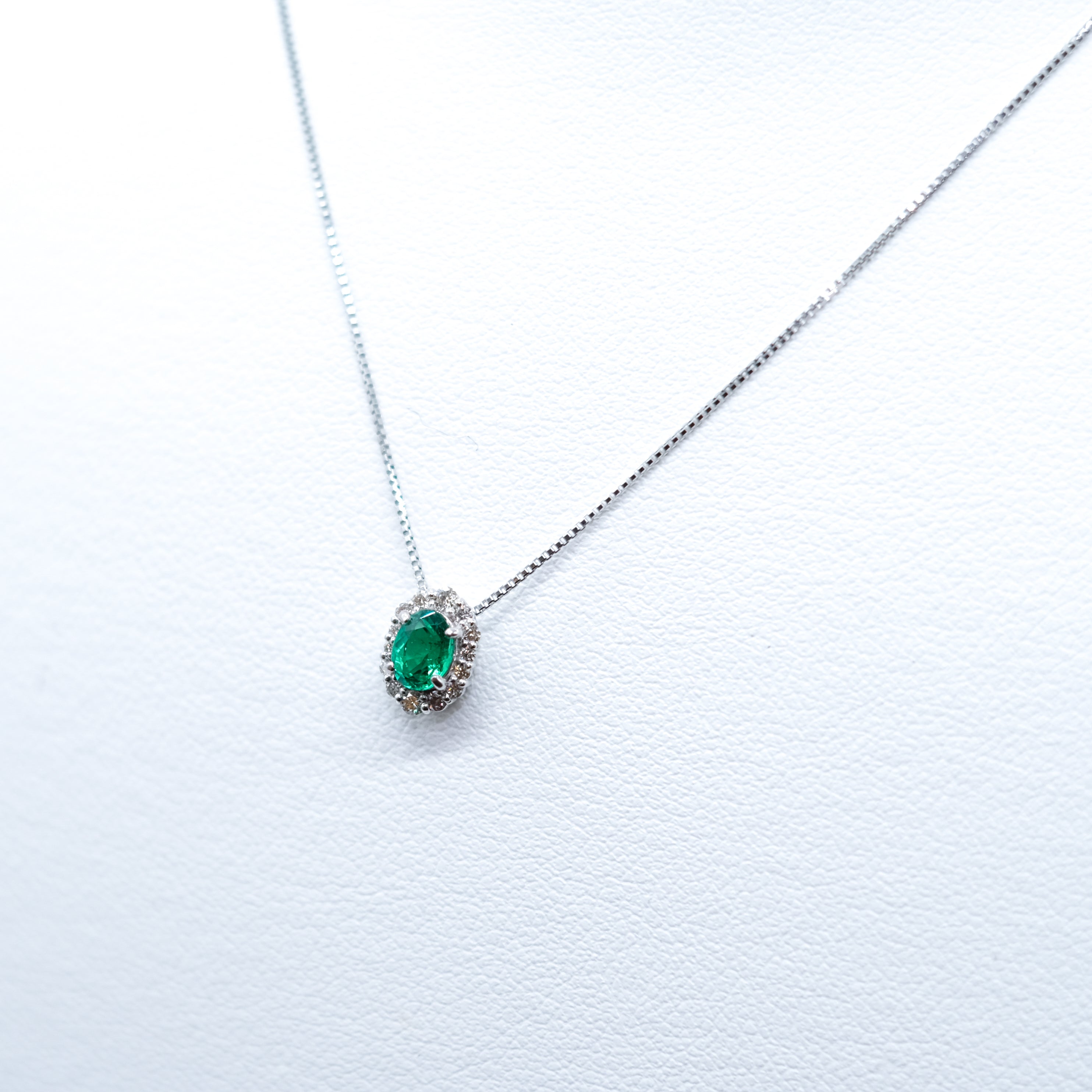 【限定3点】エメラルド/ダイヤモンド プラチナネックレス(5月誕生石/鑑別書付)《25H00704》