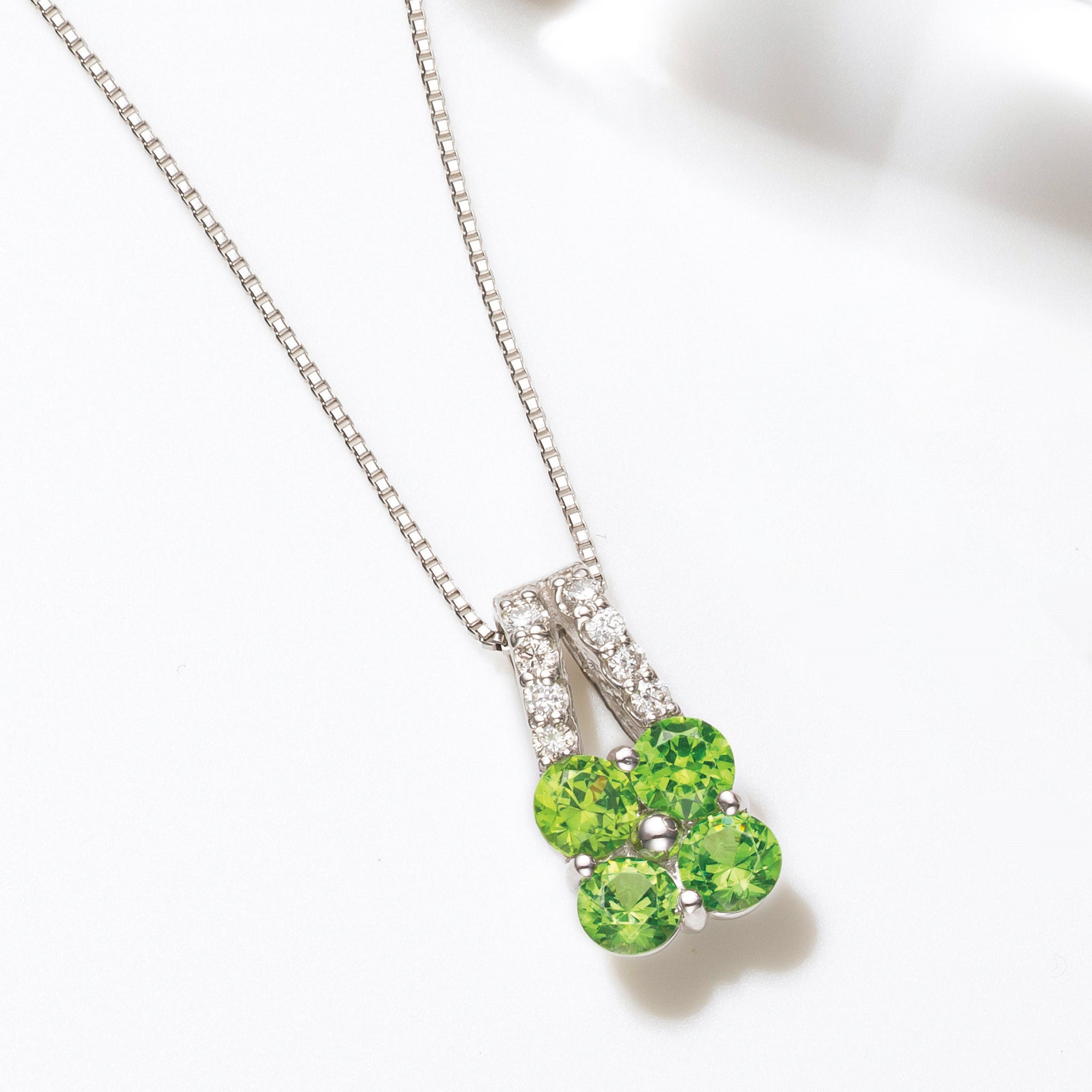 デマントイドガーネット/ダイヤモンド プラチナネックレス(1月誕生石)《25H00707》