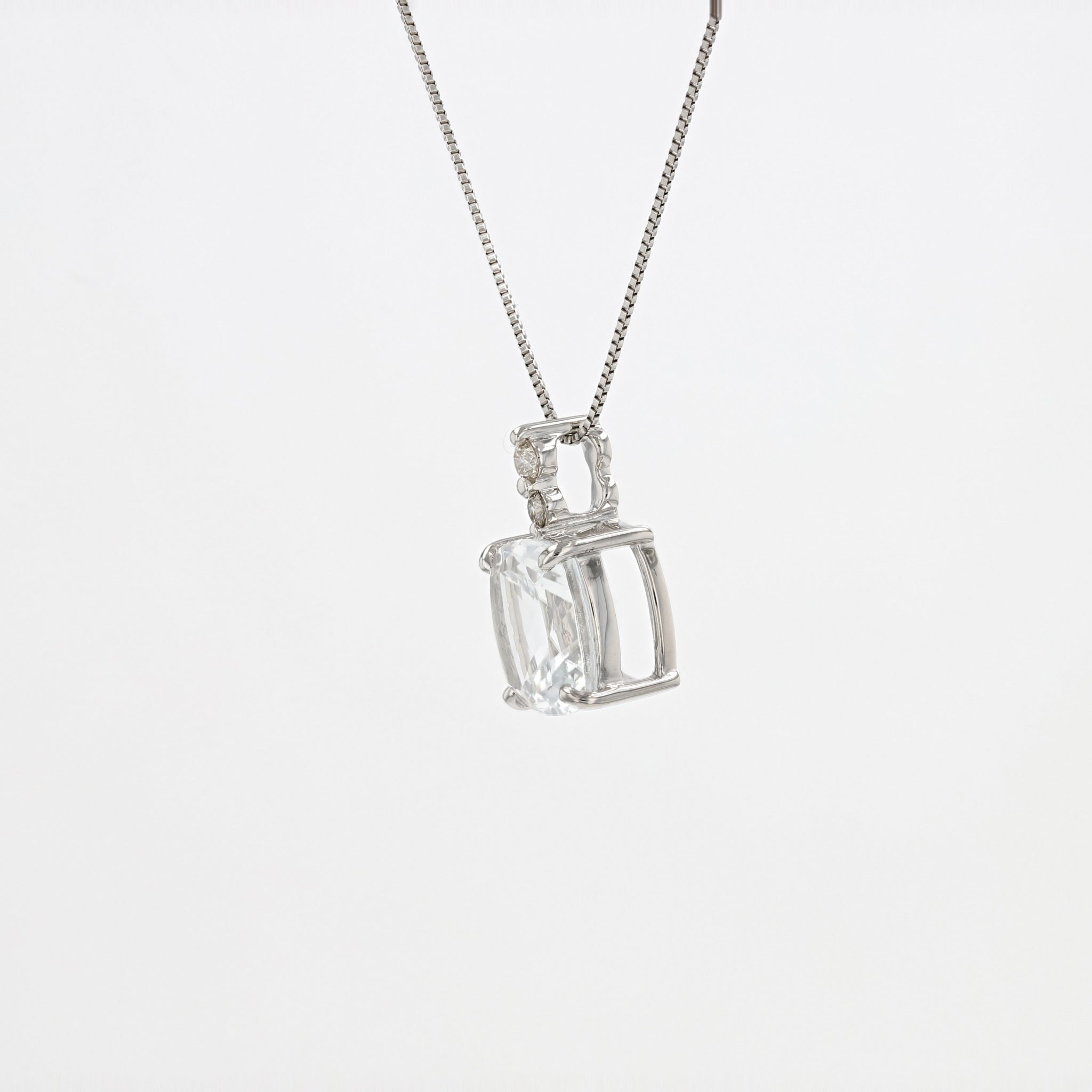 ゴッシェナイト/ダイヤモンド プラチナネックレス(2.5カラット/鑑別書付)《25H00709》