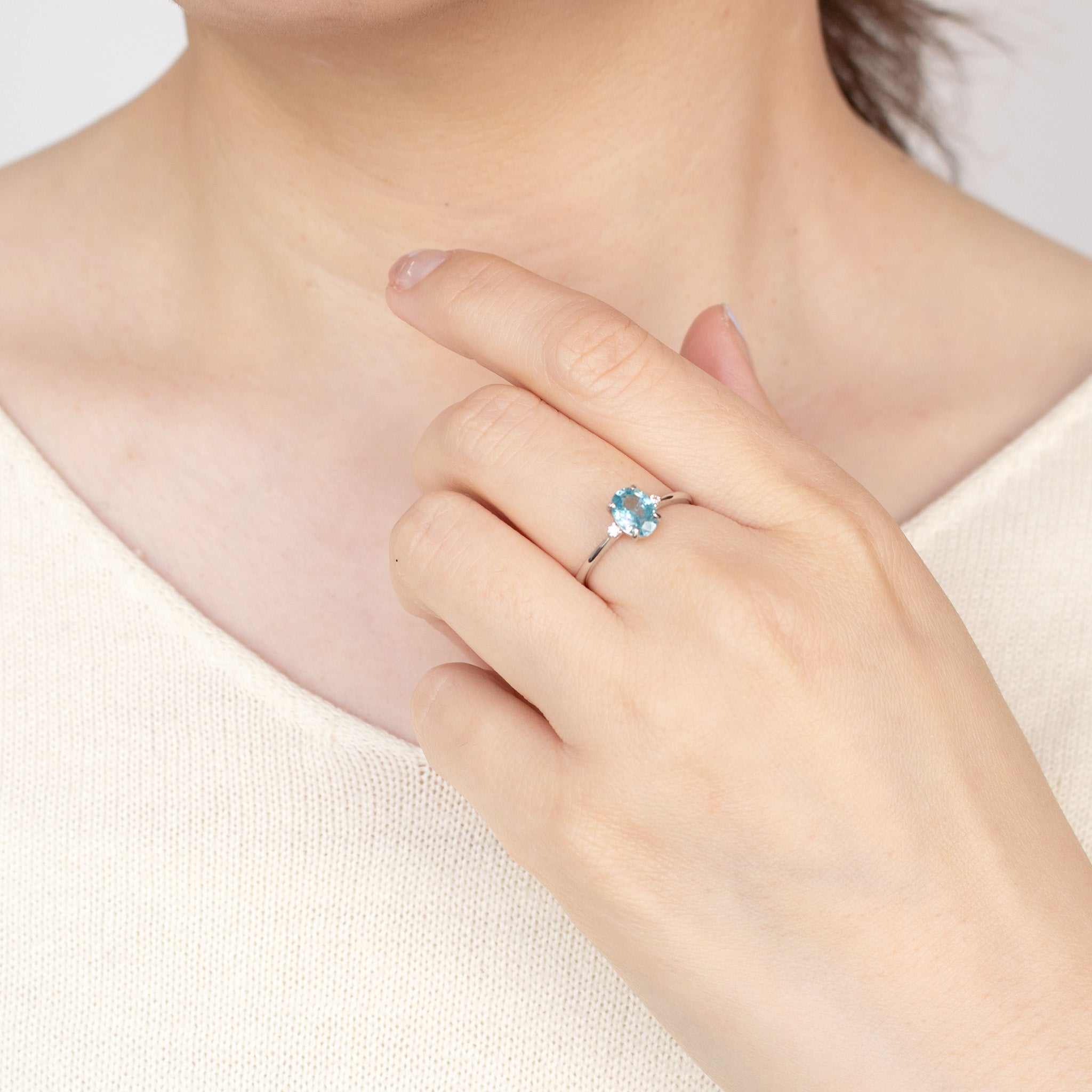 ブルージルコン プラチナリング(1.0カラット)《25H00807》