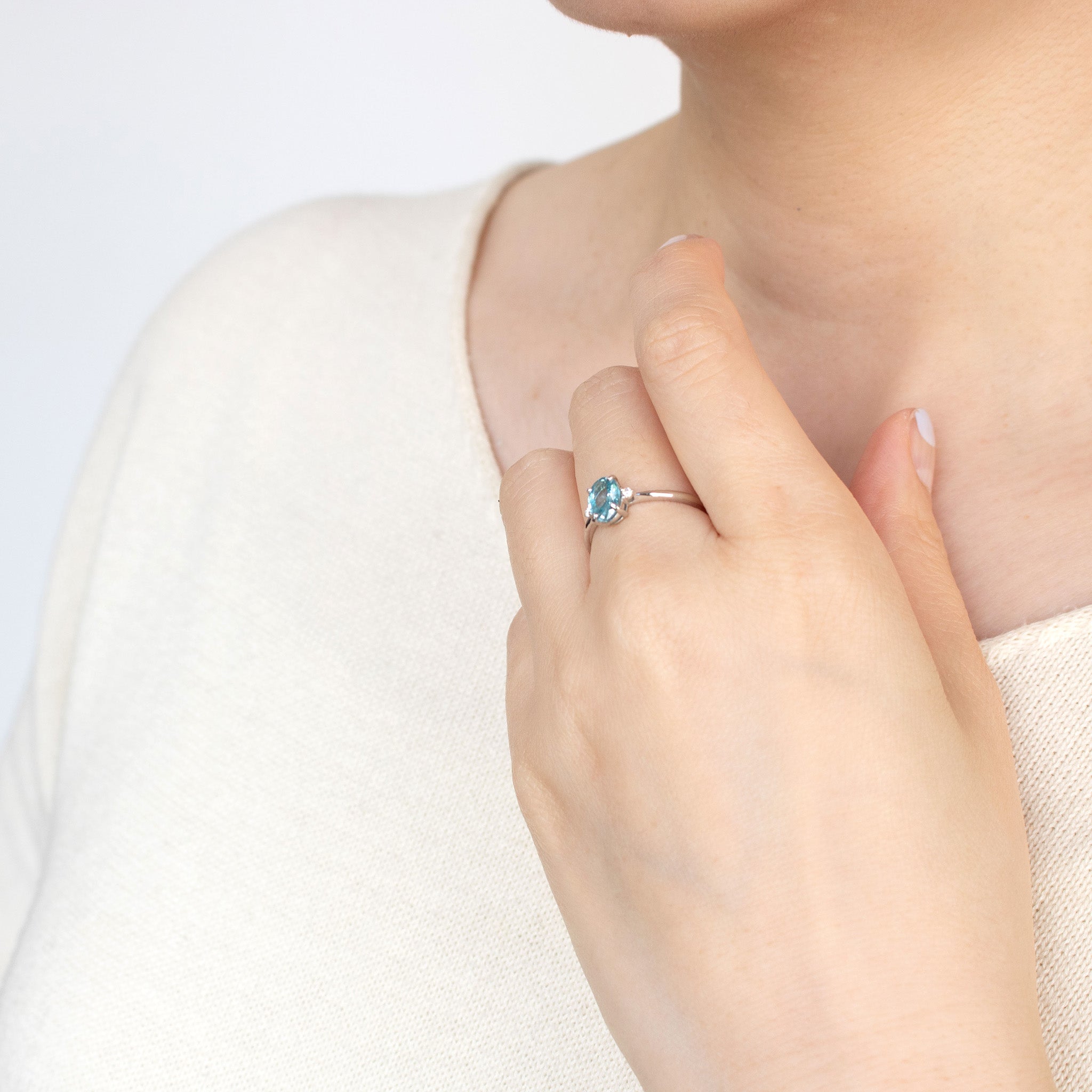 ブルージルコン プラチナリング(1.0カラット)《25H00807》