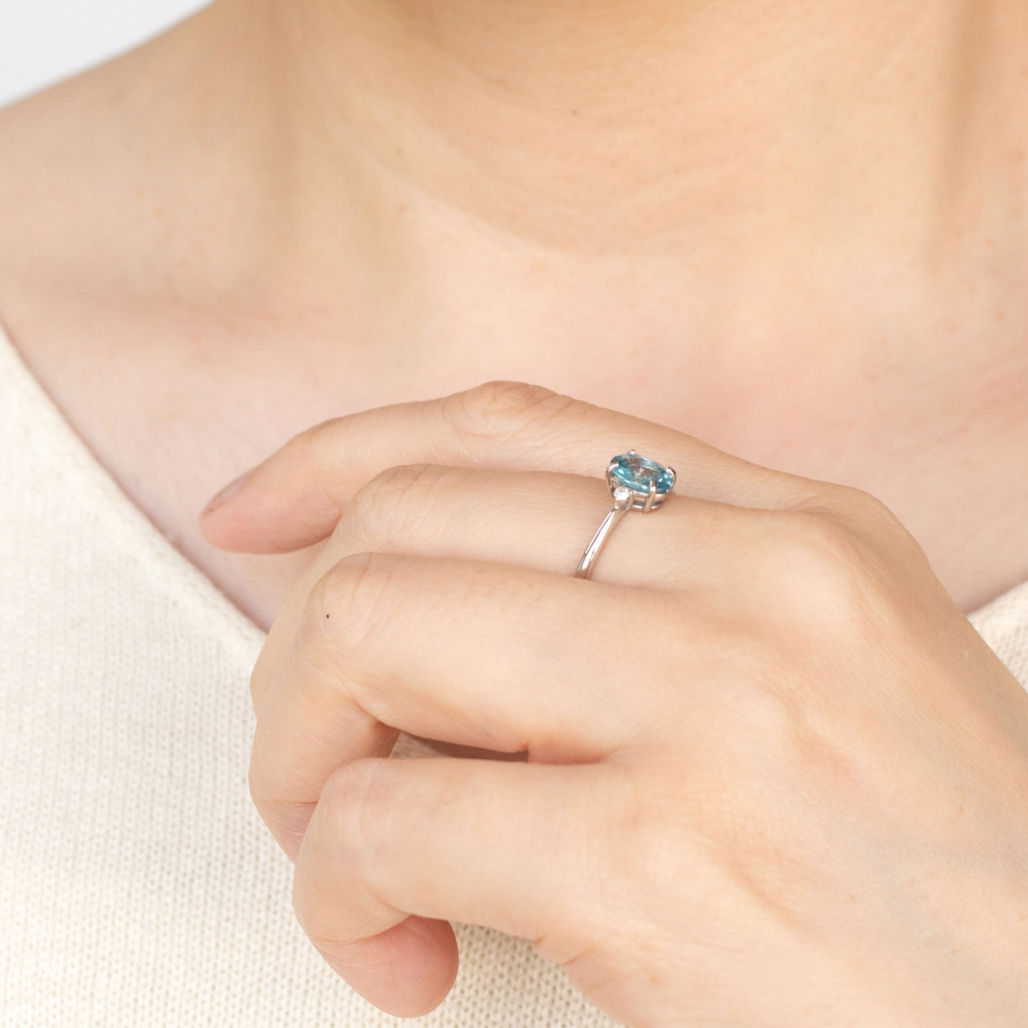 ブルージルコン プラチナリング(1.0カラット)《25H00807》