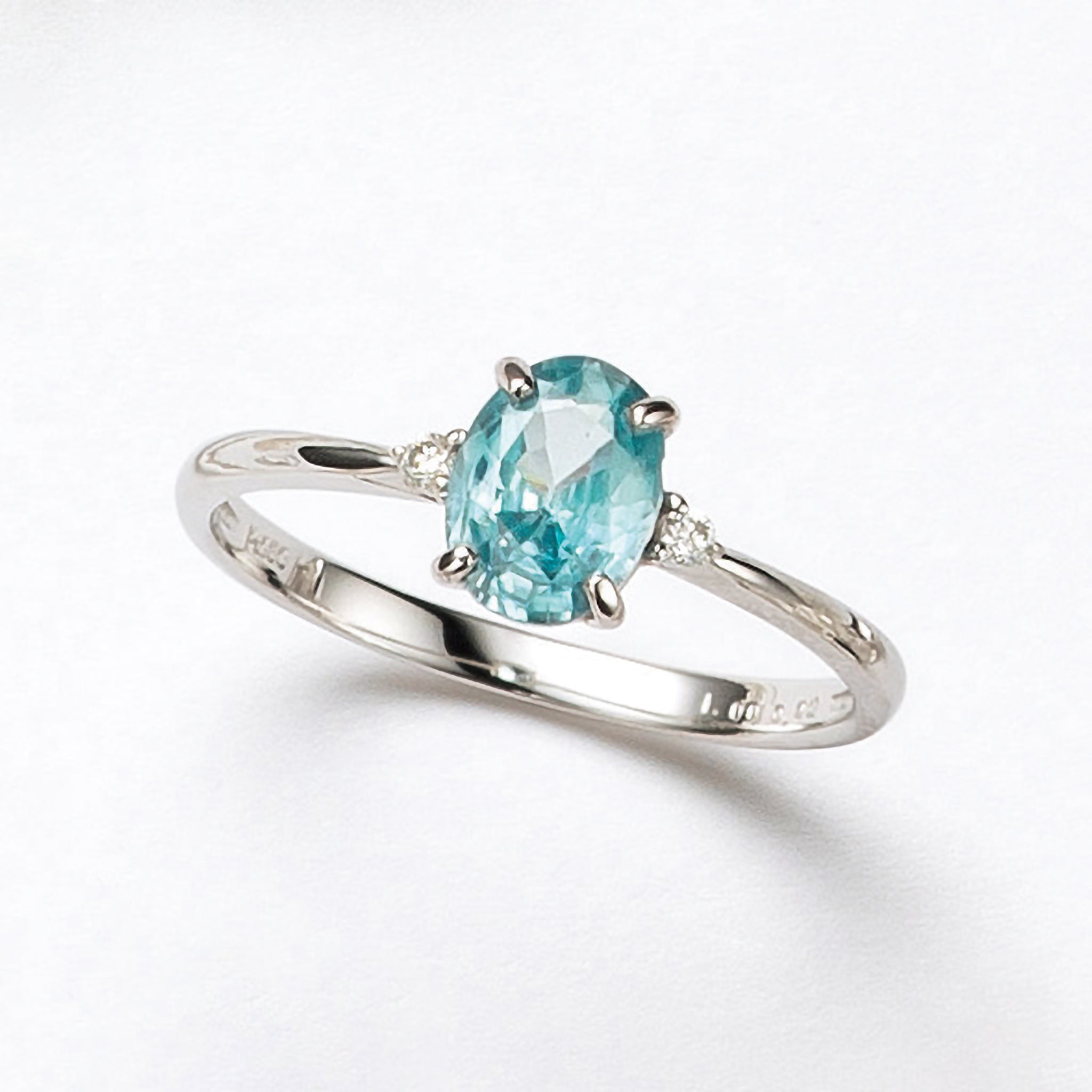 ブルージルコン プラチナリング(1.0カラット)《25H00807》