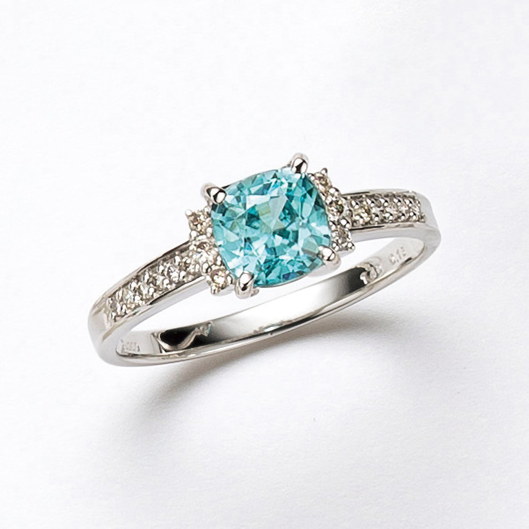 ブルージルコン プラチナリング(1.0カラット)《25H00808》