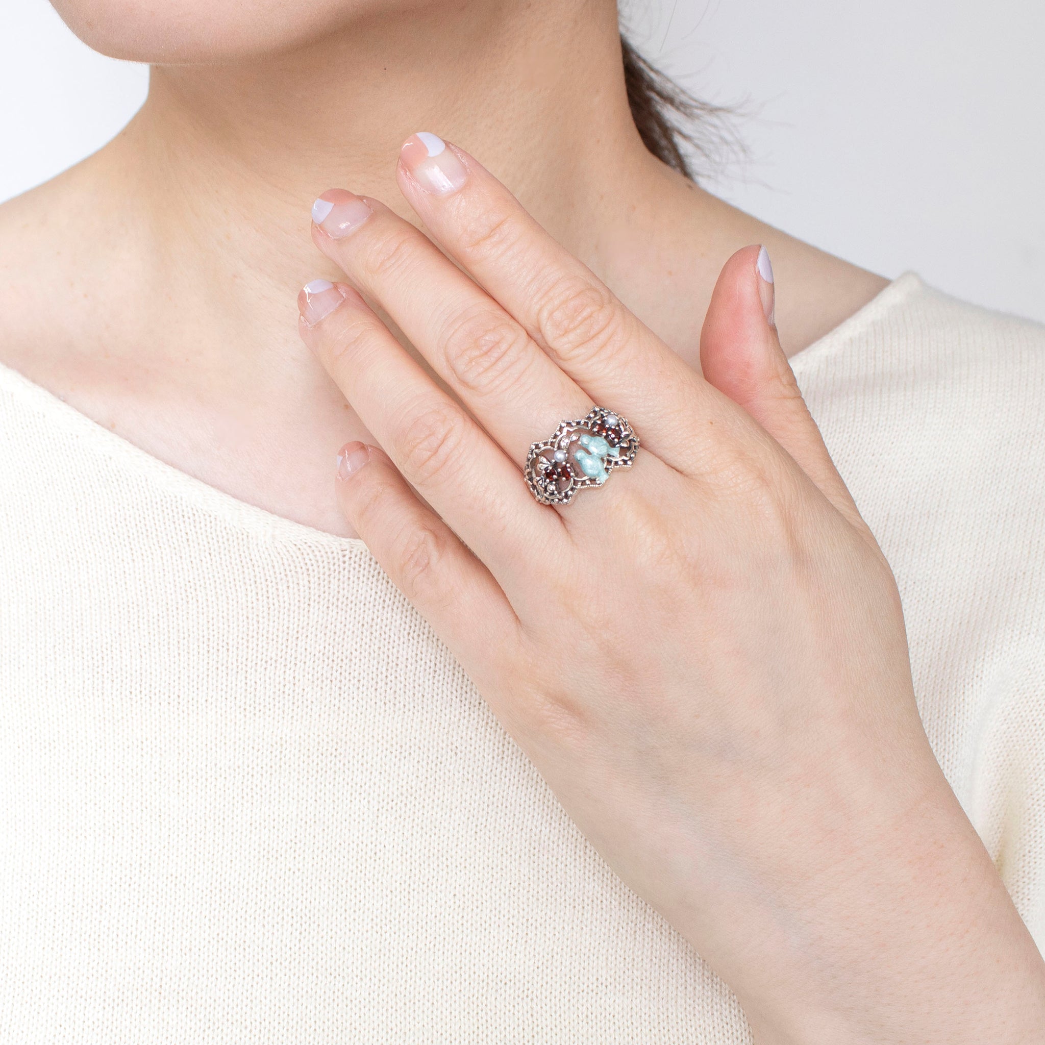 エナメル/ガーネット シルバーリング(青い鳥モチーフ)《25H01002》