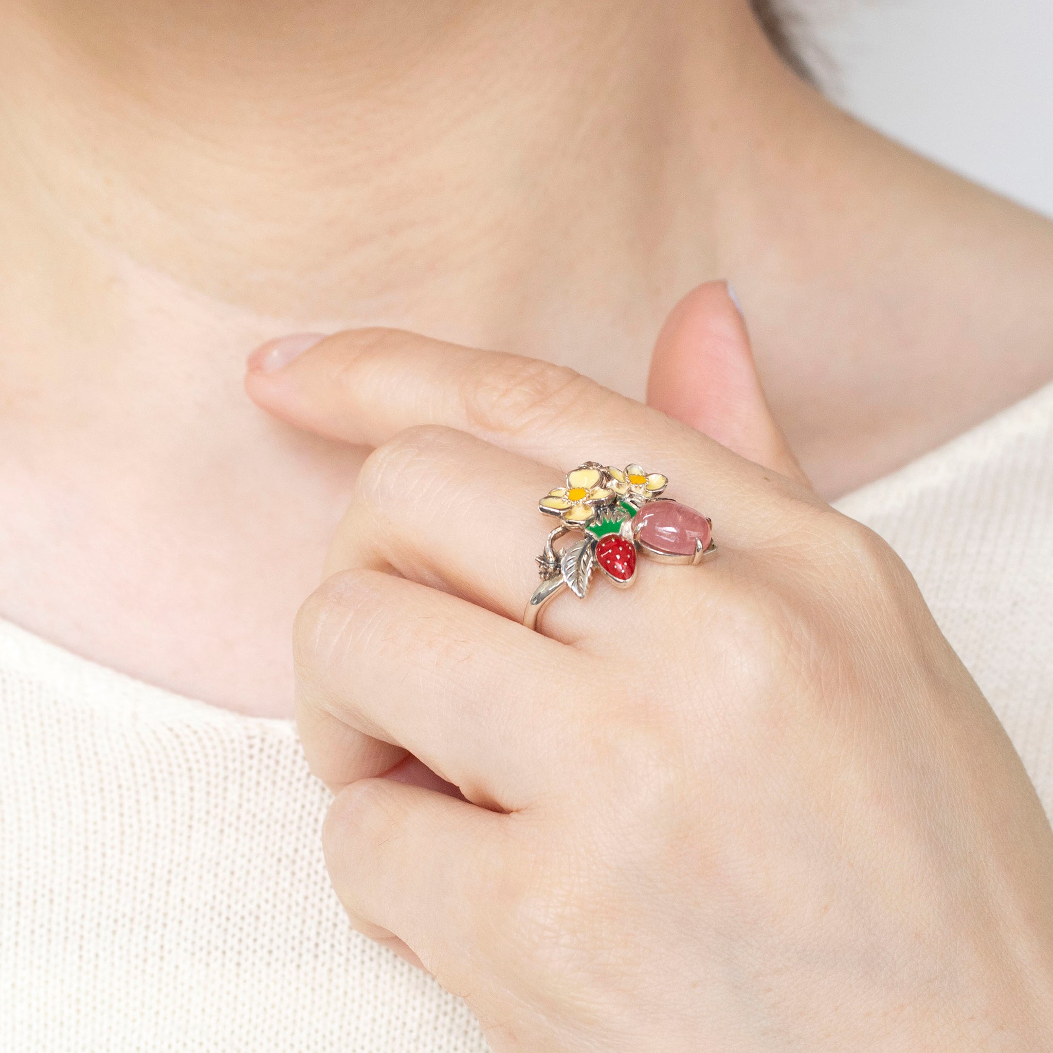 エナメル/ロードクロサイト シルバーリング(イチゴモチーフ)《25H01004》