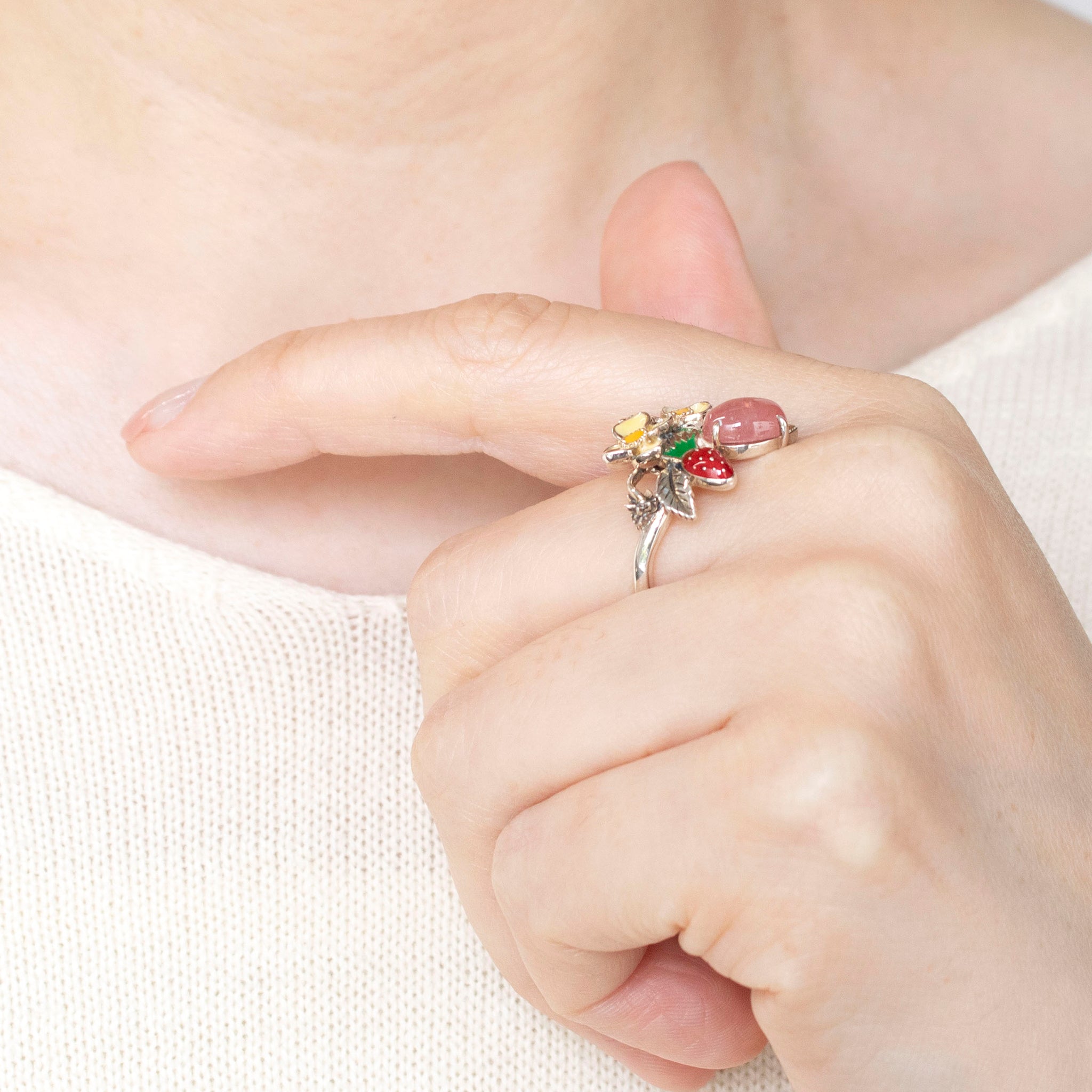 エナメル/ロードクロサイト シルバーリング(イチゴモチーフ)《25H01004》